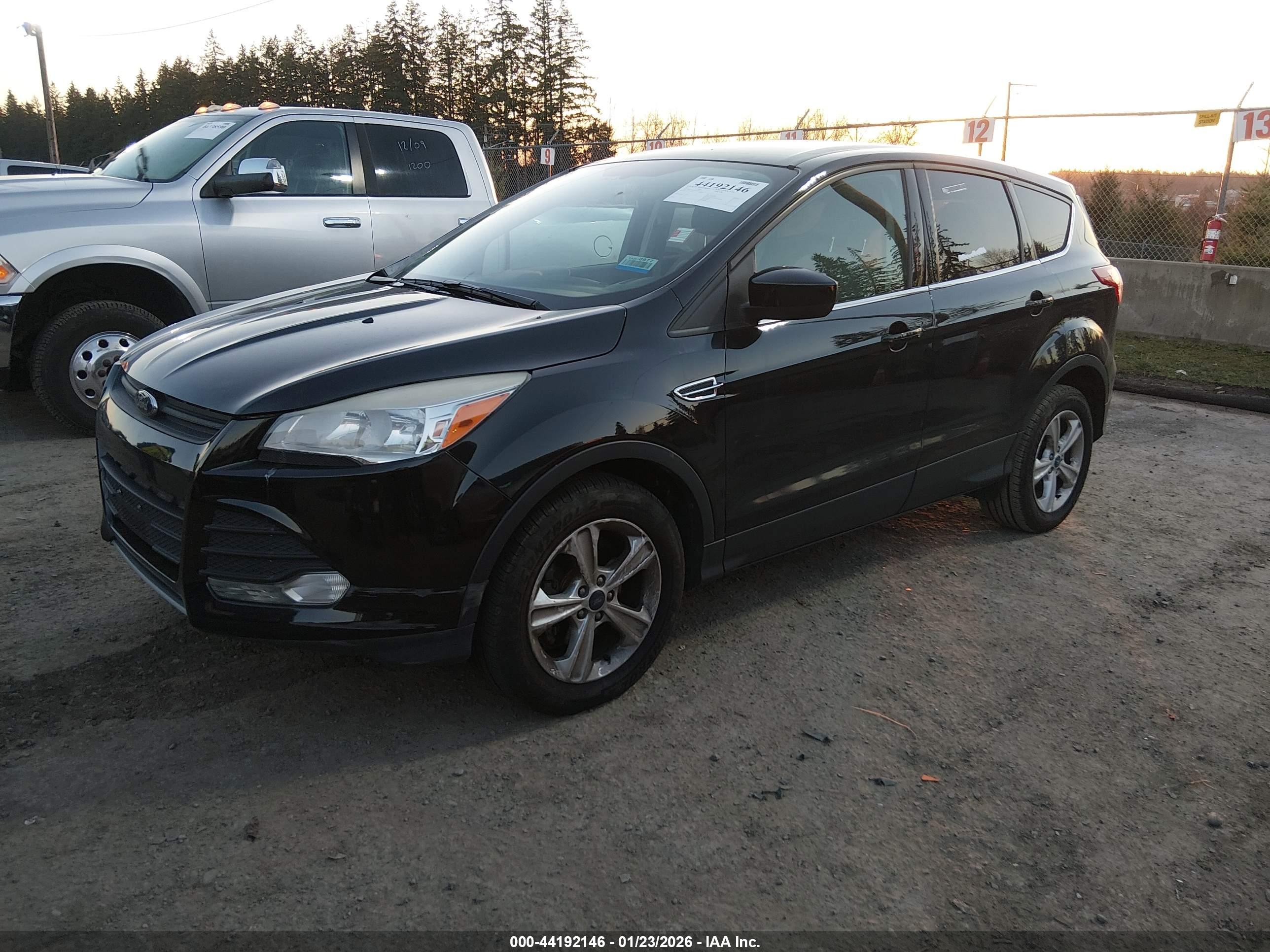 FORD ESCAPE image 2