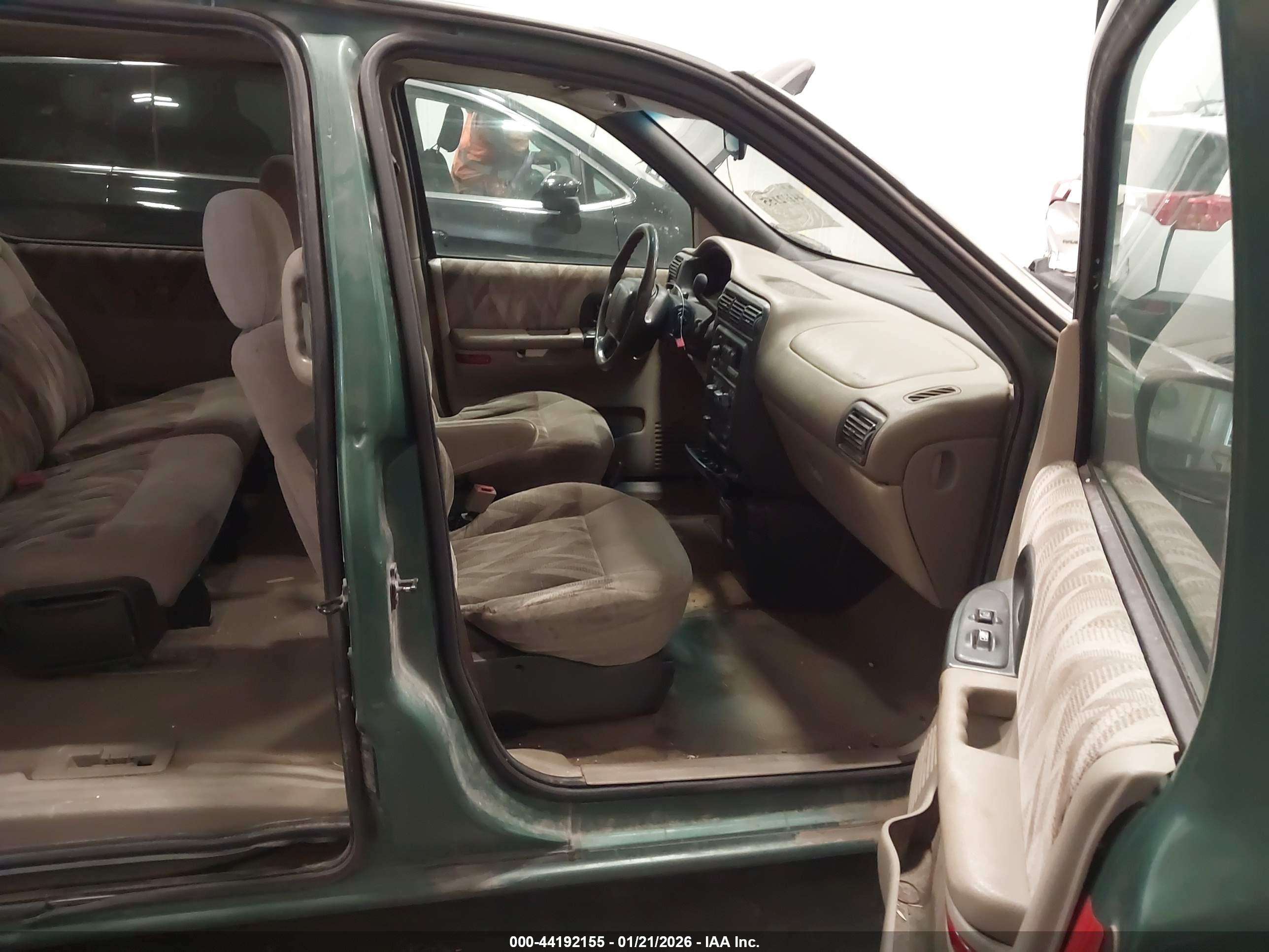 CHEVROLET VENTURE image 5