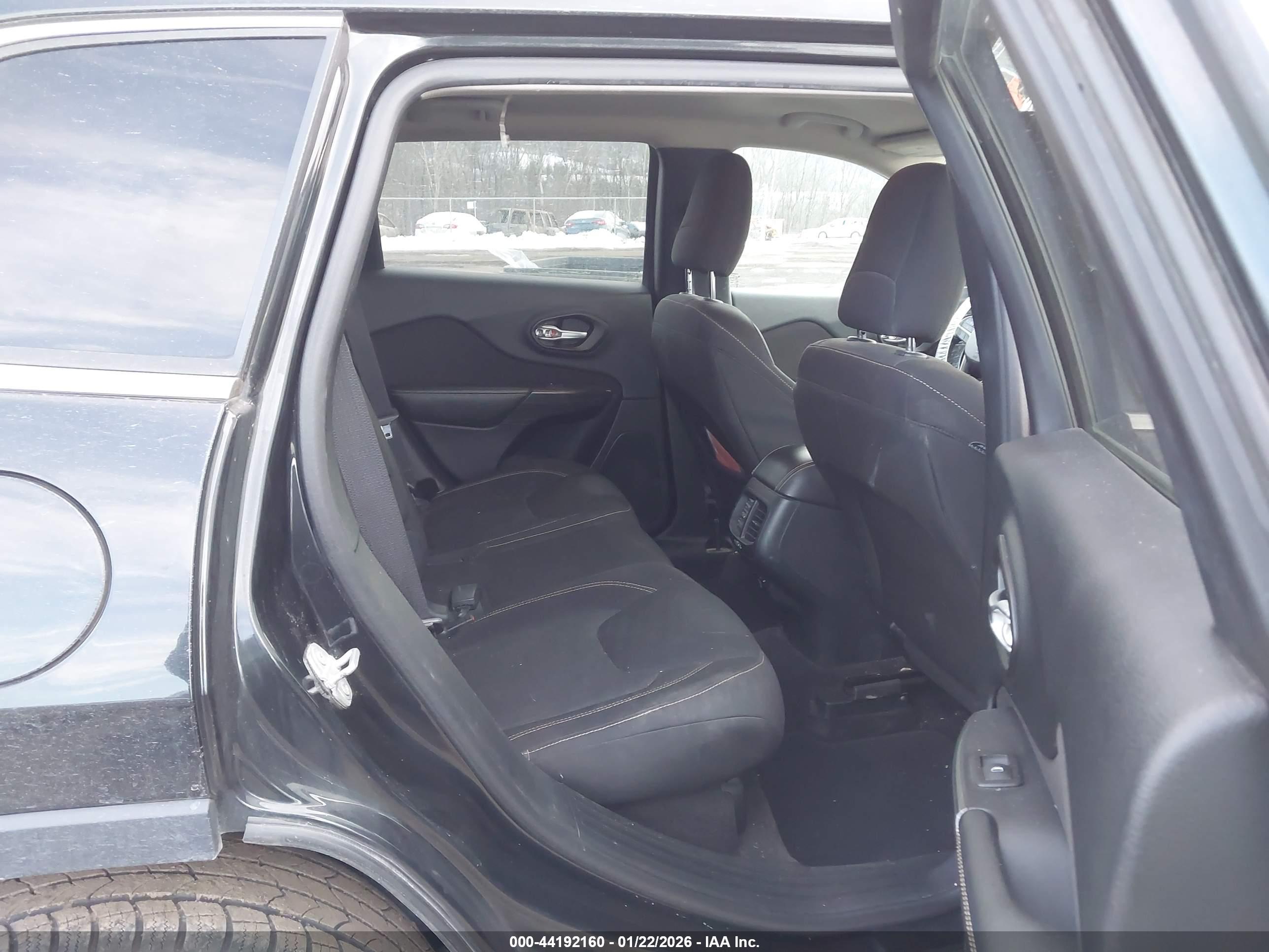 JEEP CHEROKEE image 8