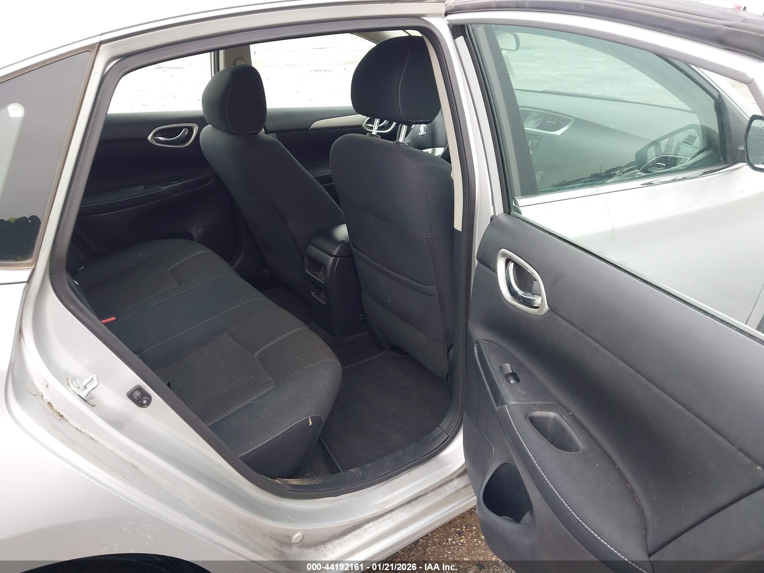 NISSAN SENTRA image 8