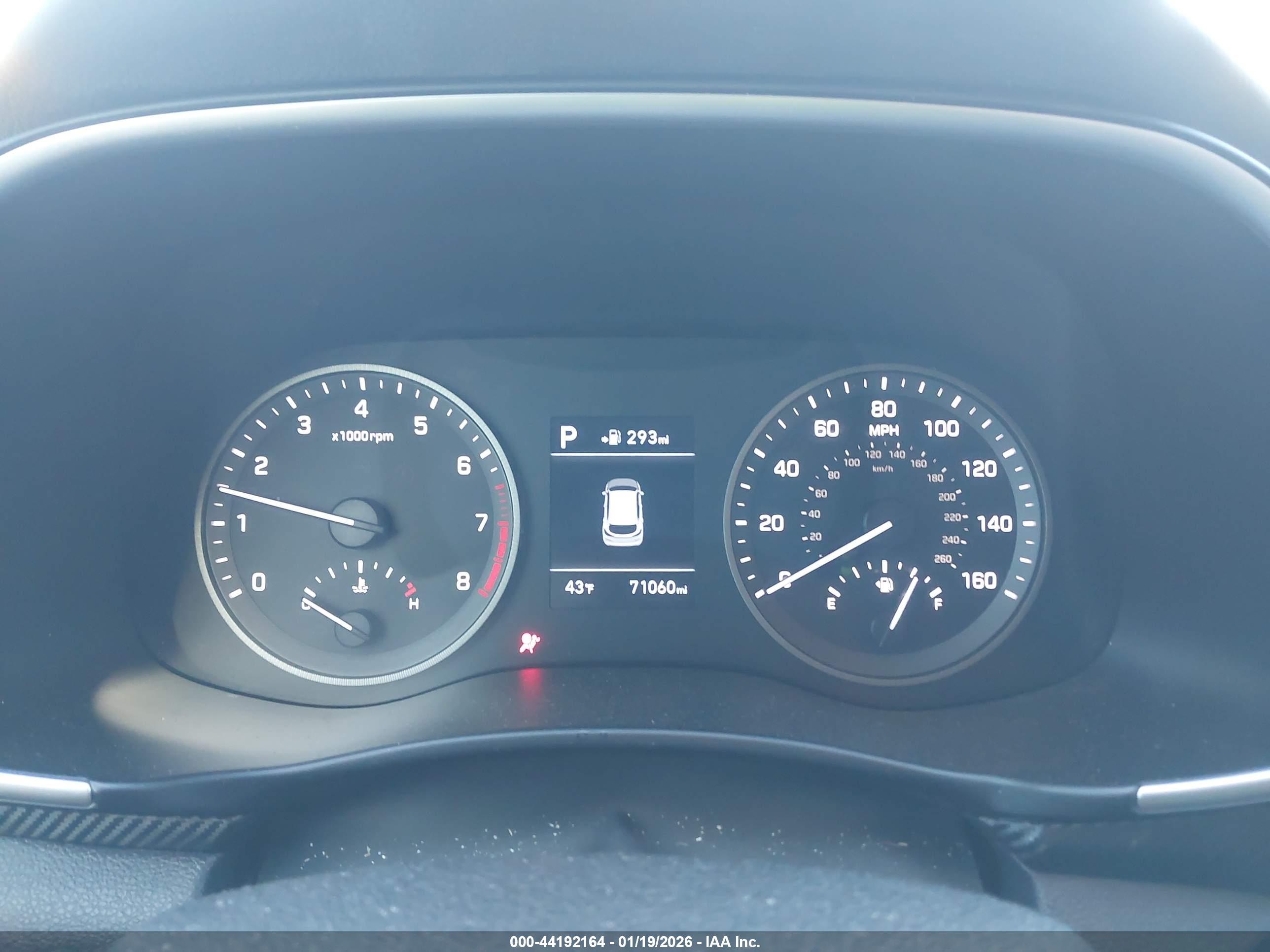 HYUNDAI TUCSON image 7