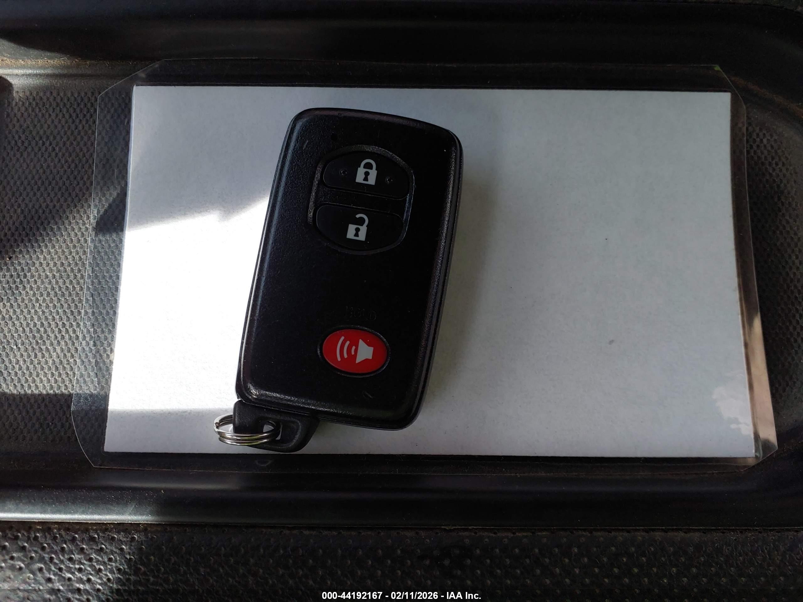 TOYOTA PRIUS image 11