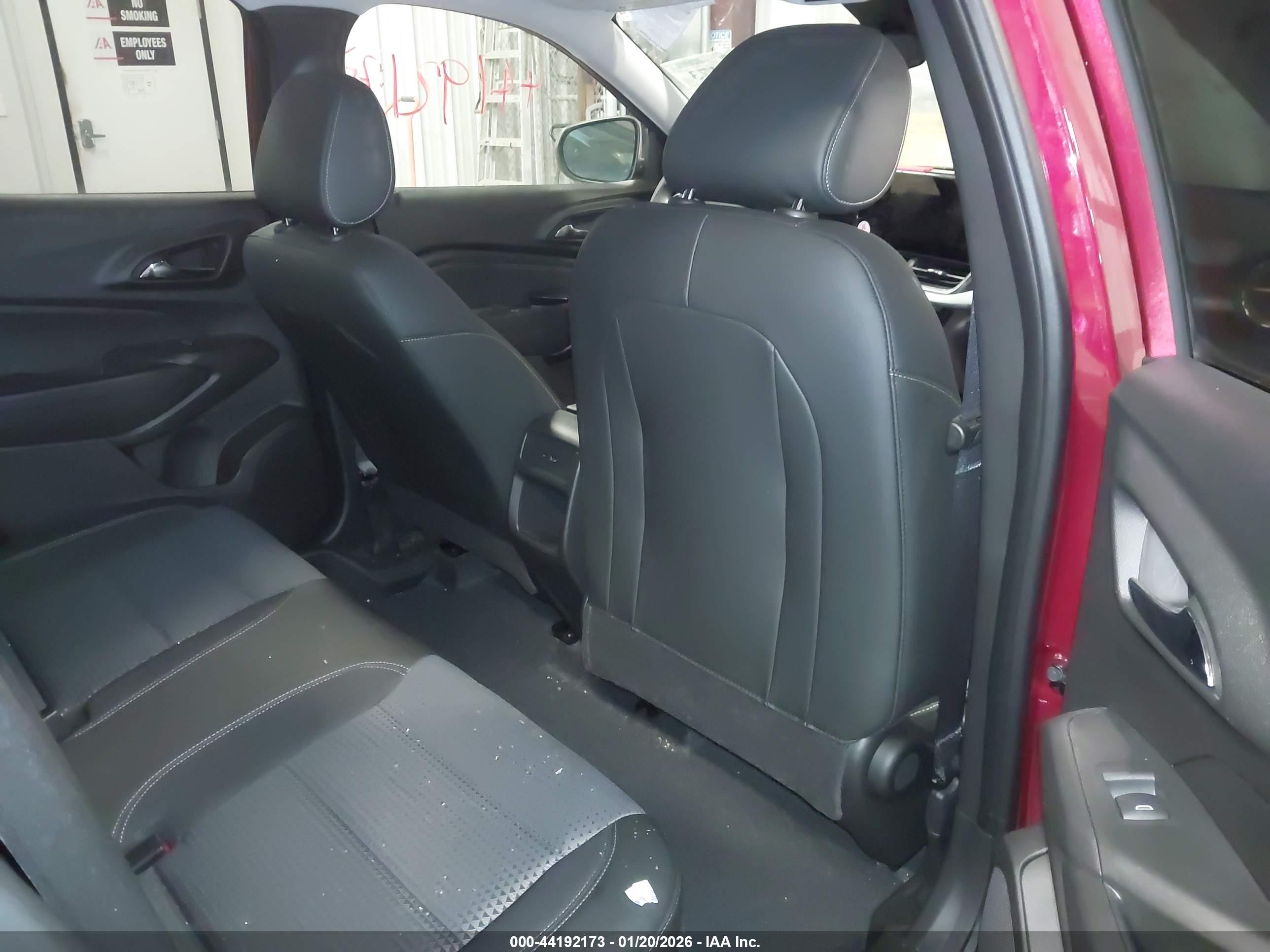CHEVROLET TRAX image 8