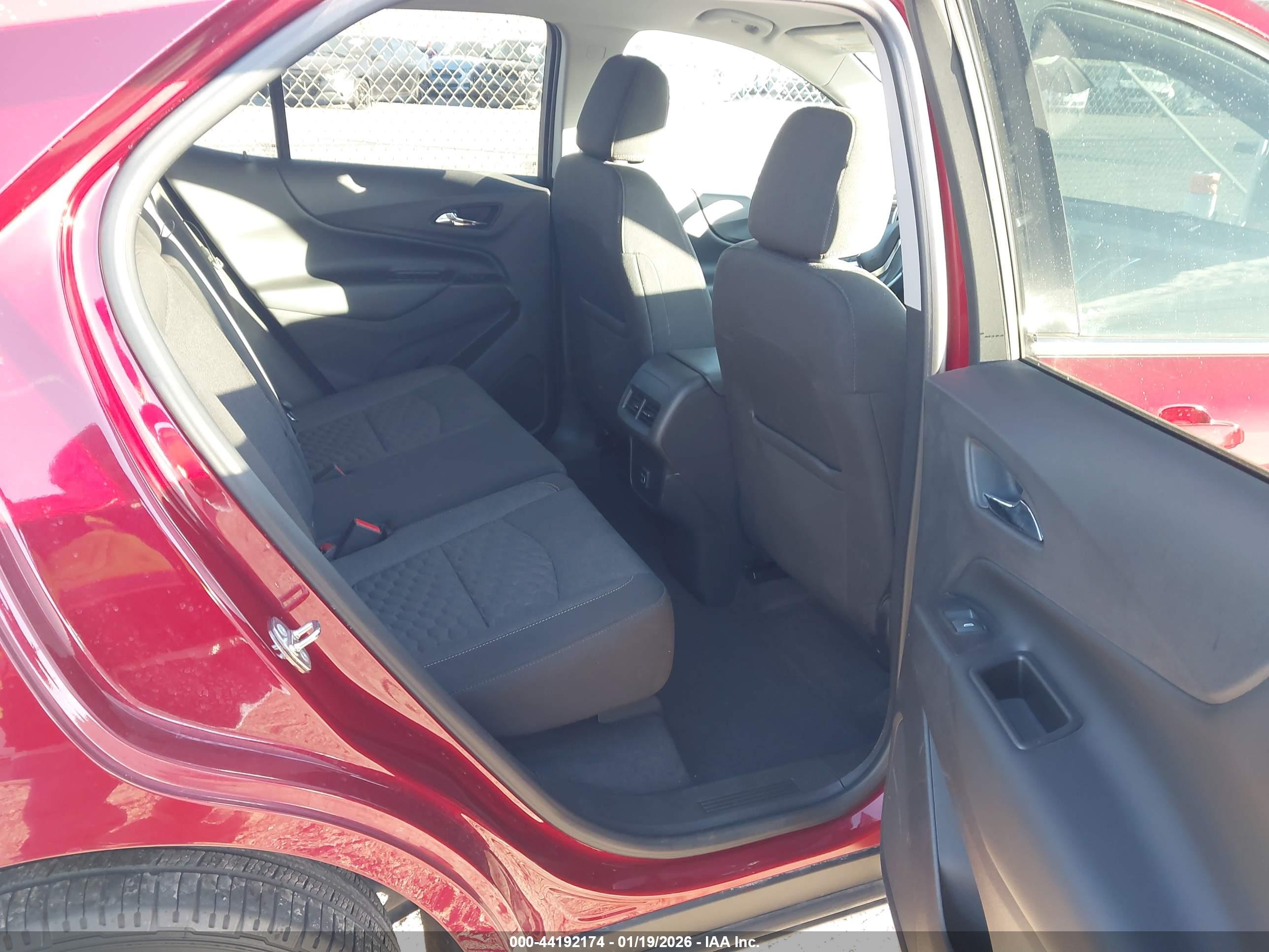 CHEVROLET EQUINOX image 8