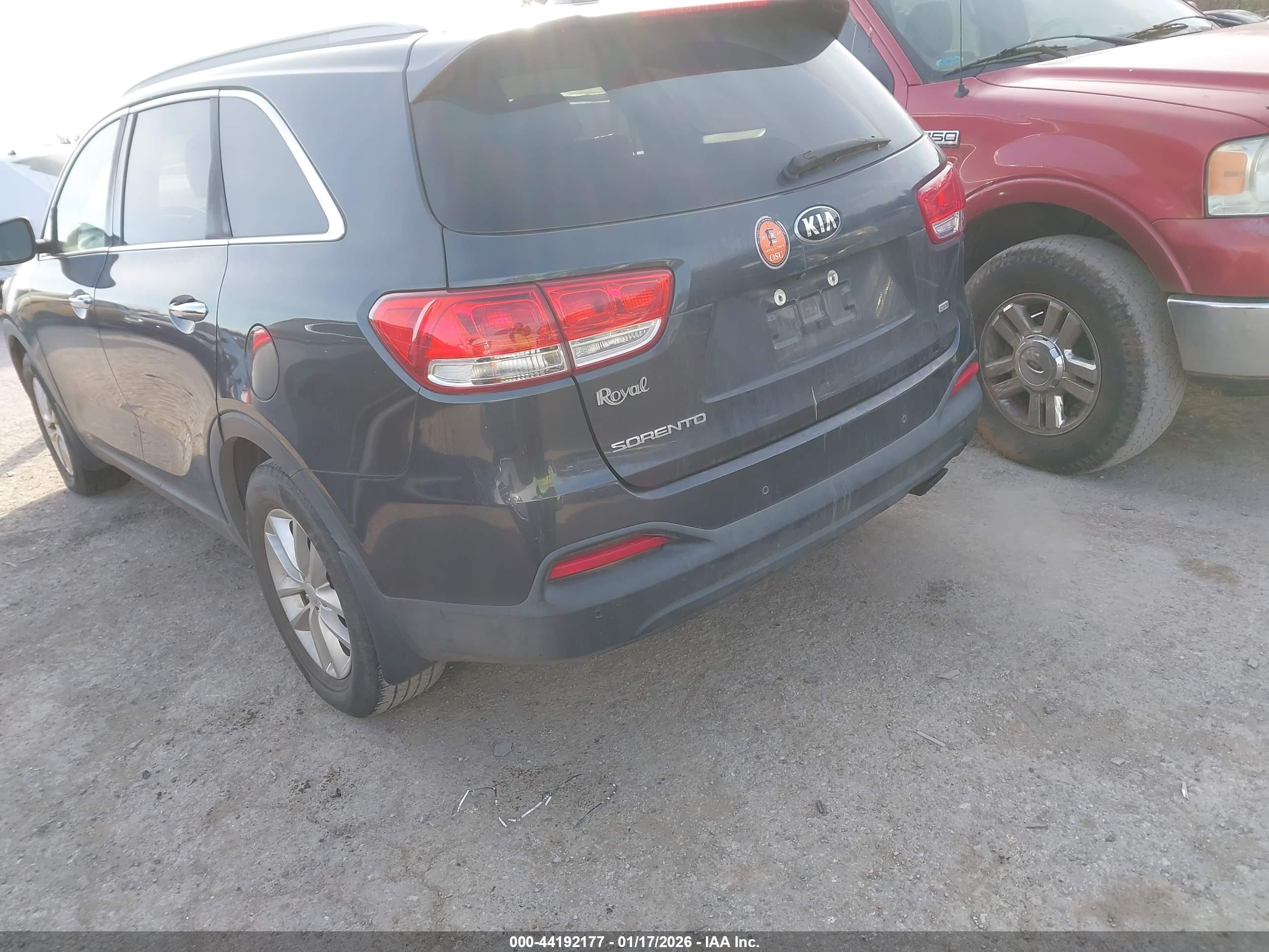KIA SORENTO image 3