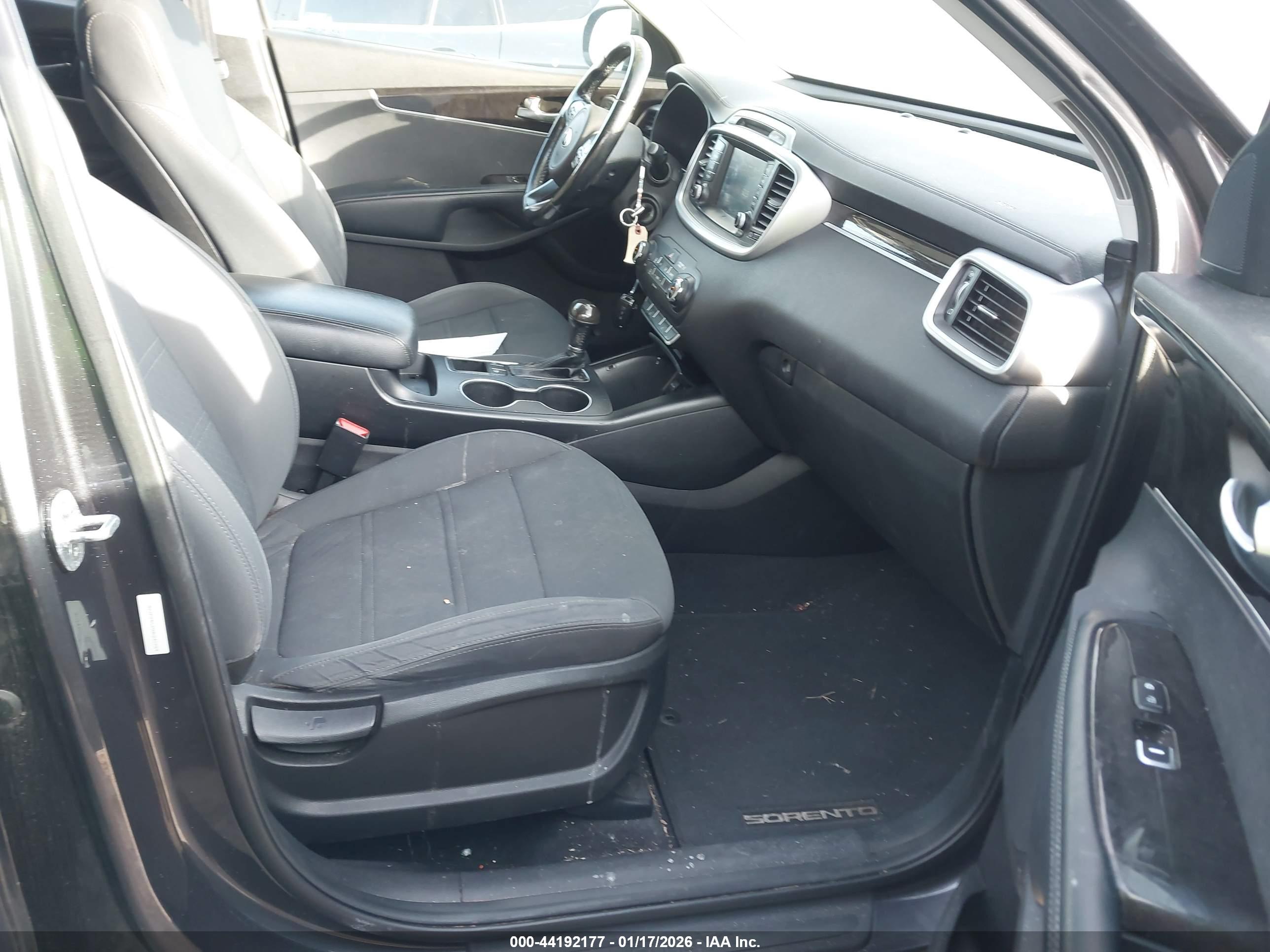 KIA SORENTO image 5
