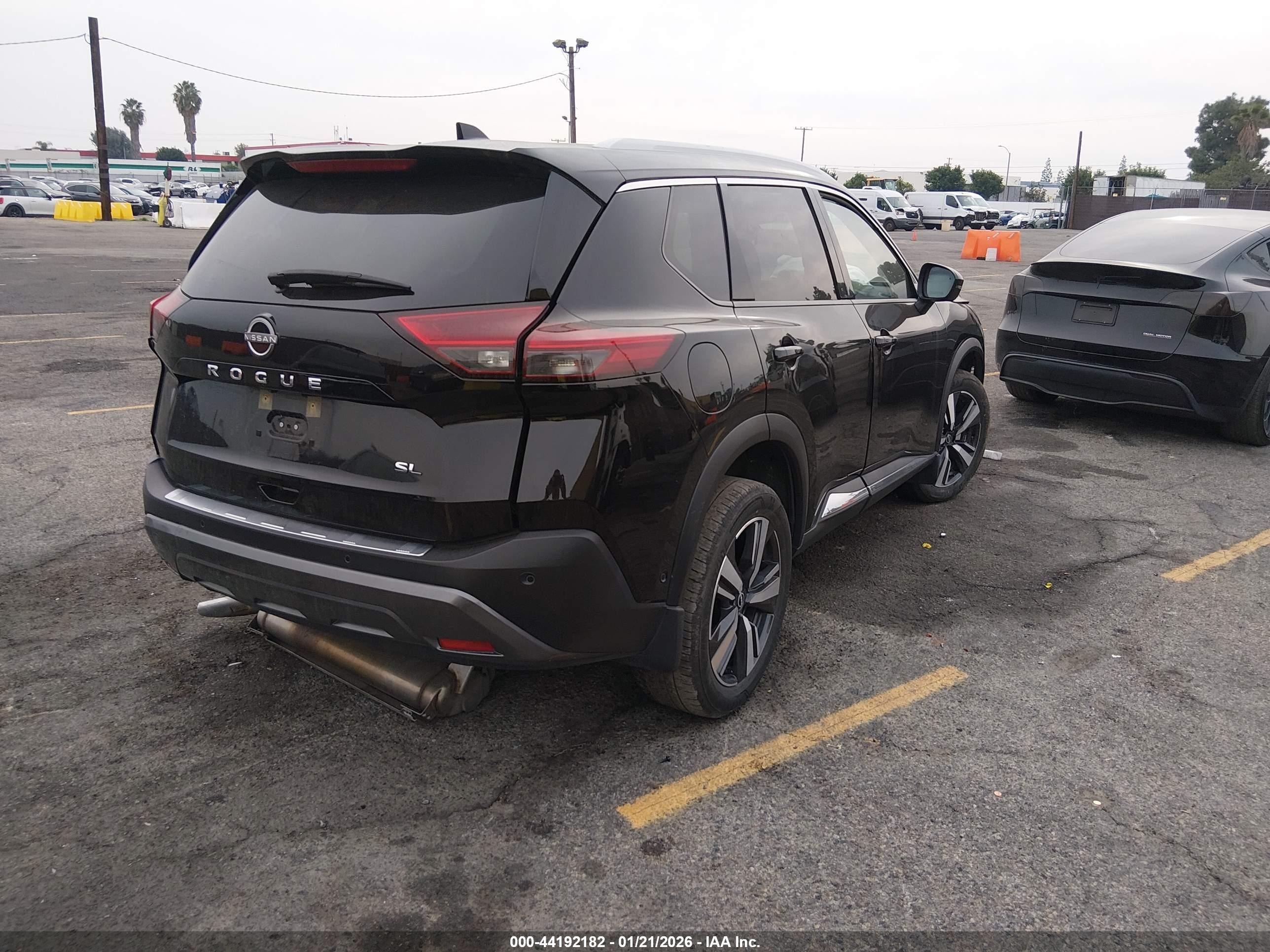 NISSAN ROGUE image 4