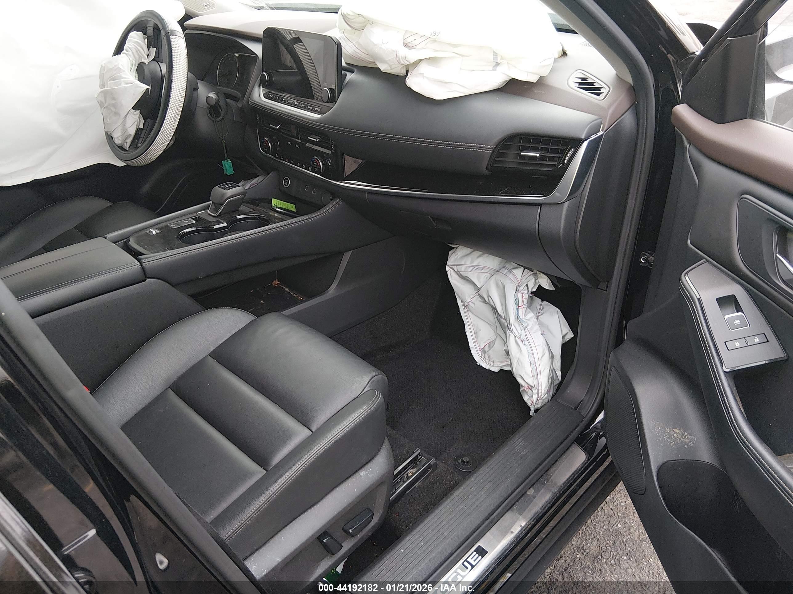 NISSAN ROGUE image 5