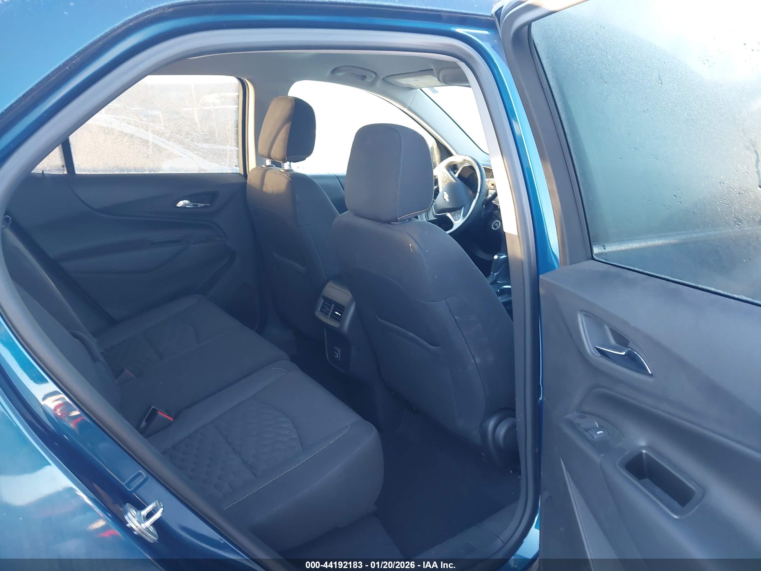 CHEVROLET EQUINOX image 8