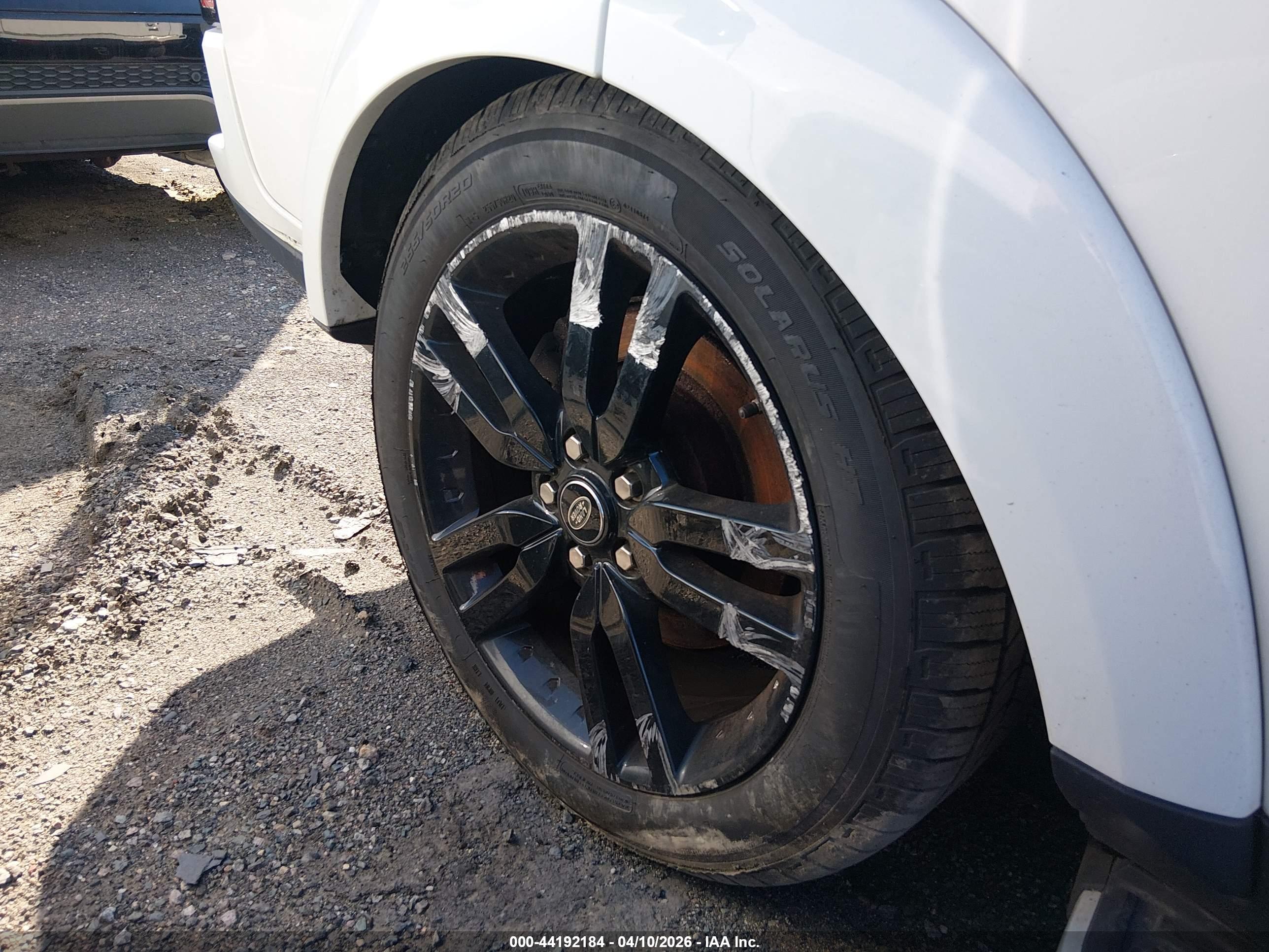 LAND ROVER image 6