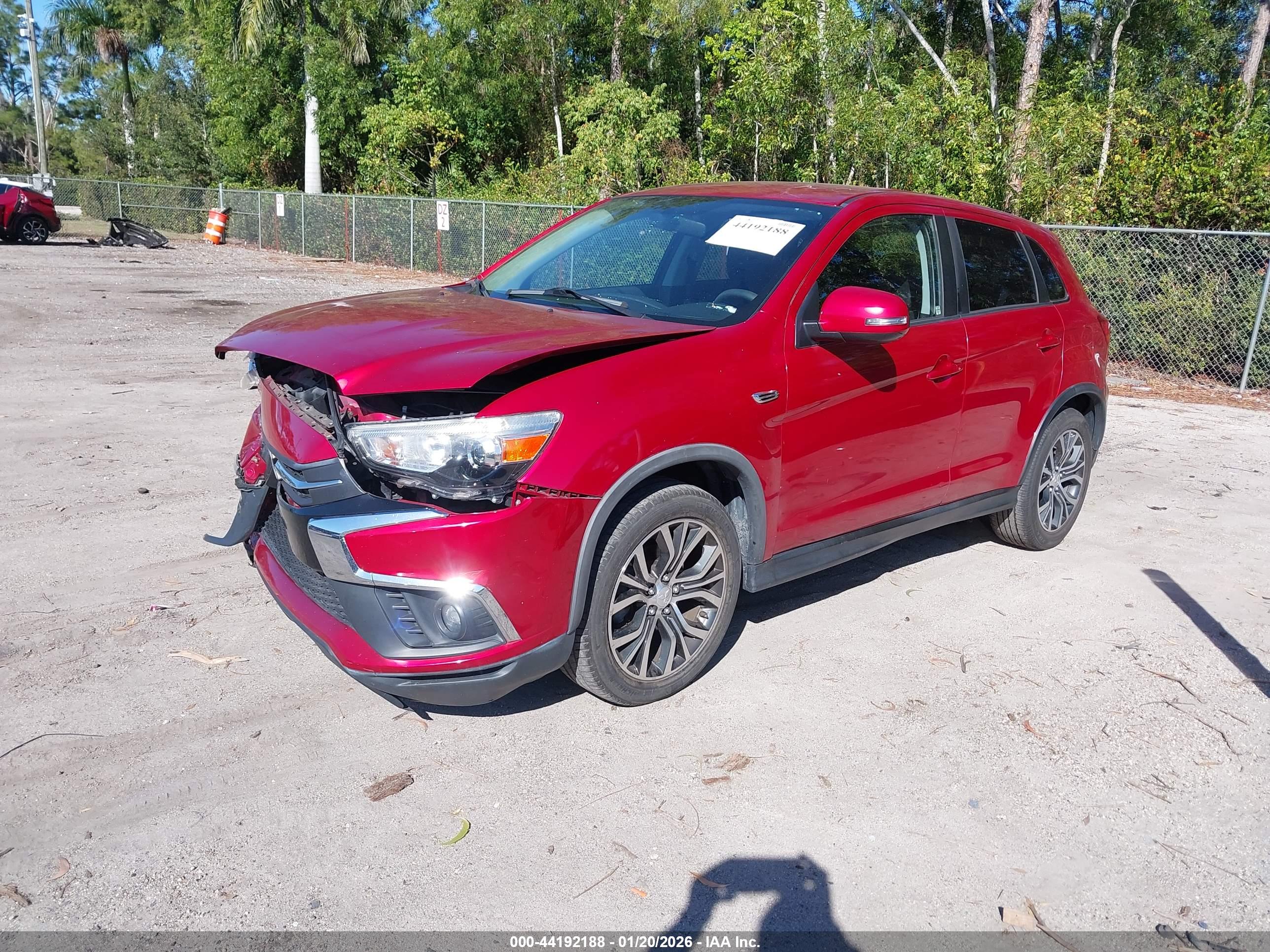 MITSUBISHI OUTLANDER image 2