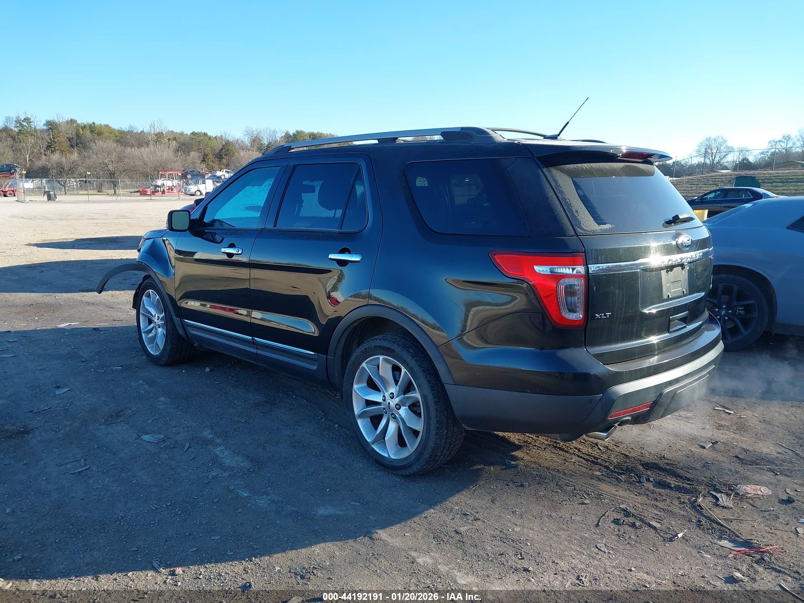 FORD EXPLORER image 3