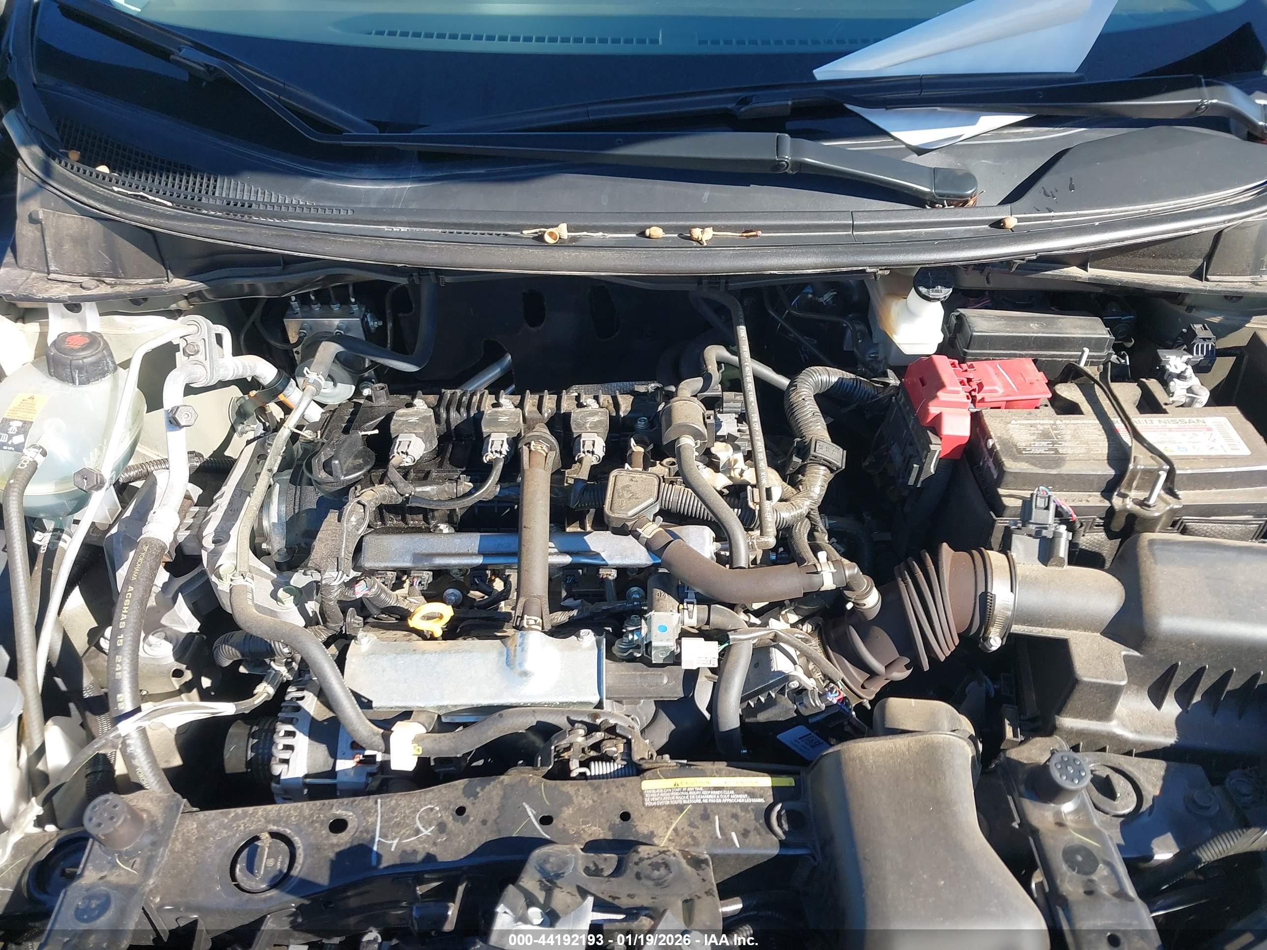 NISSAN VERSA image 10