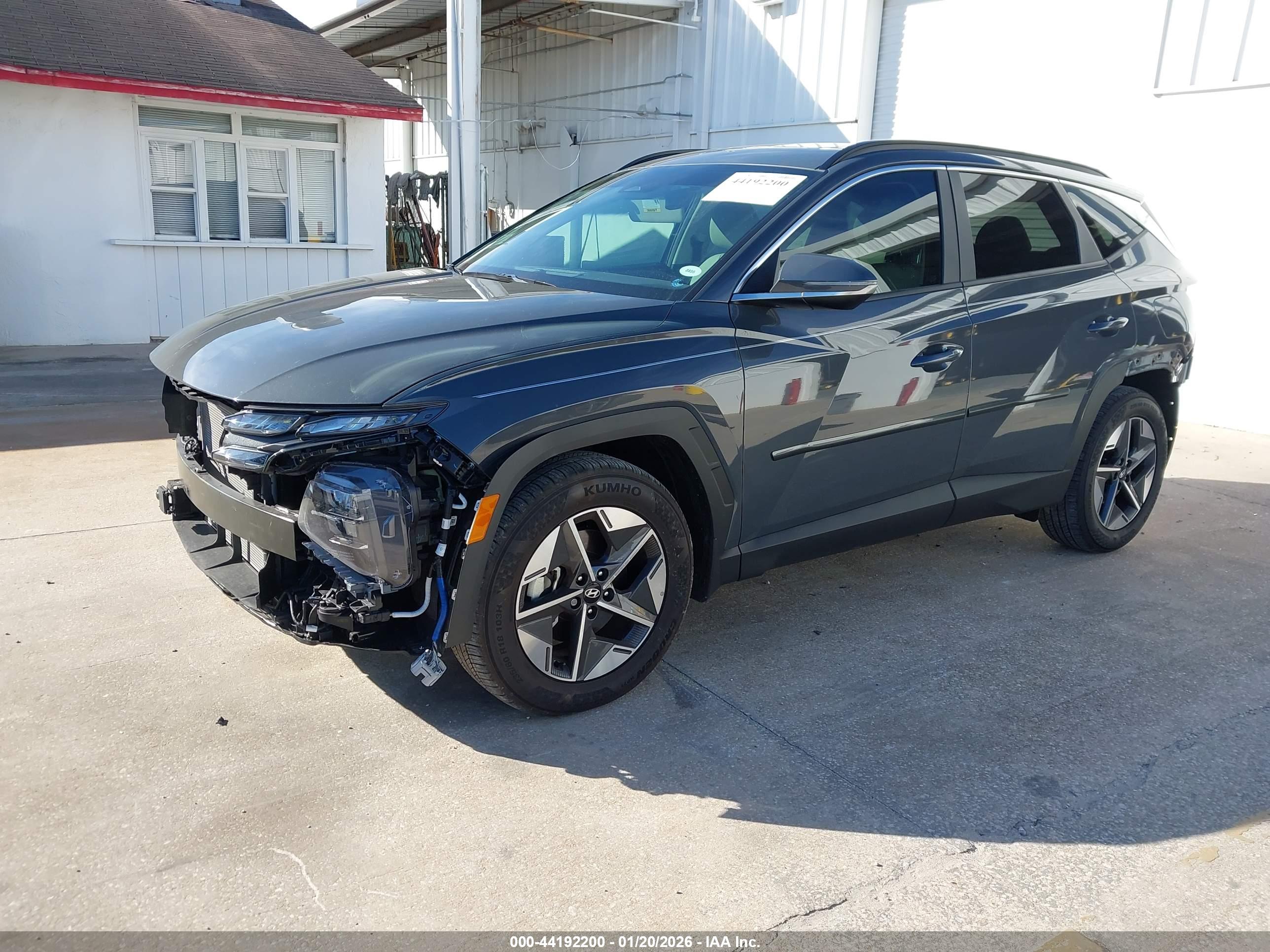 HYUNDAI TUCSON image 2