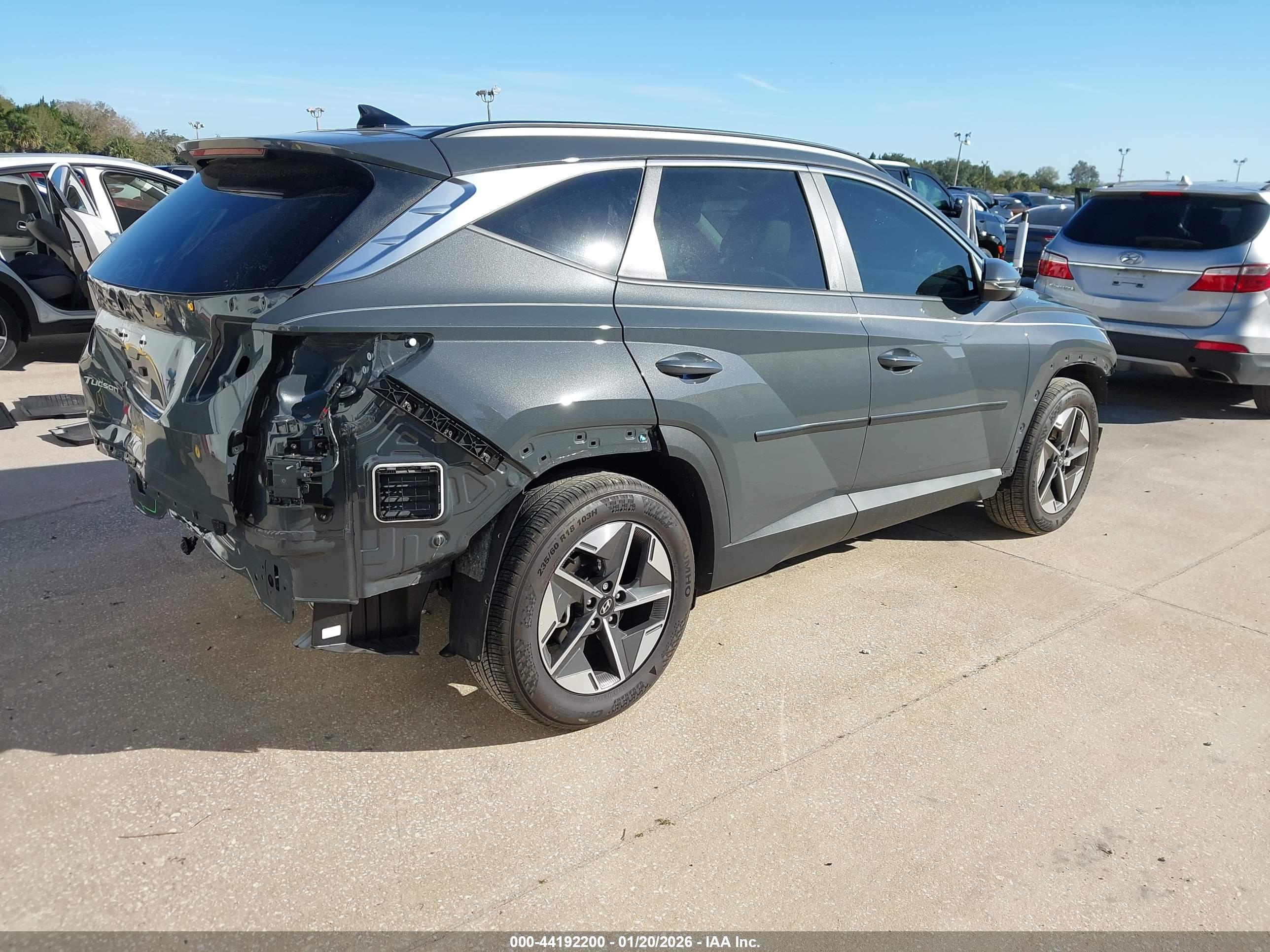 HYUNDAI TUCSON image 4