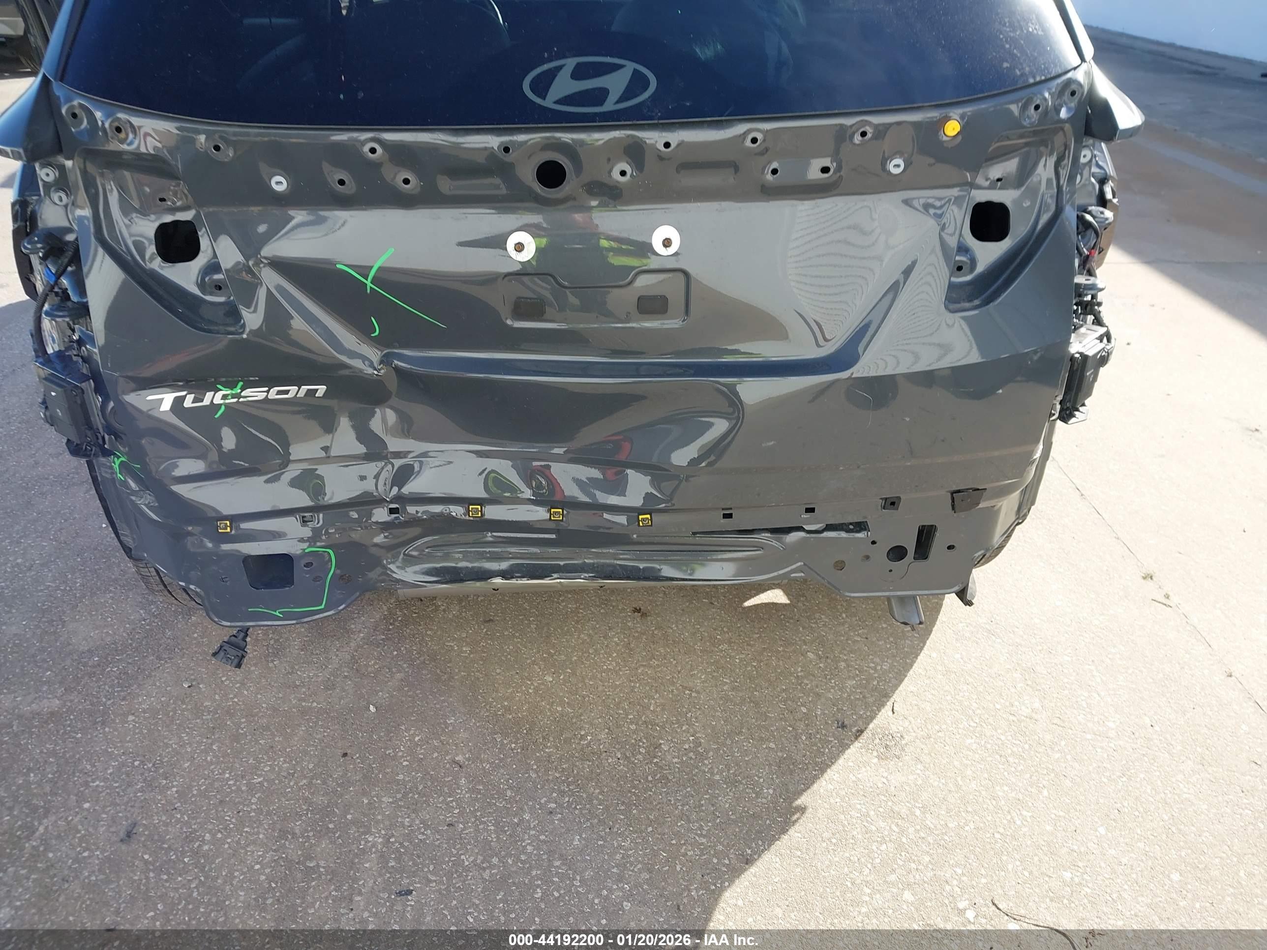 HYUNDAI TUCSON image 6