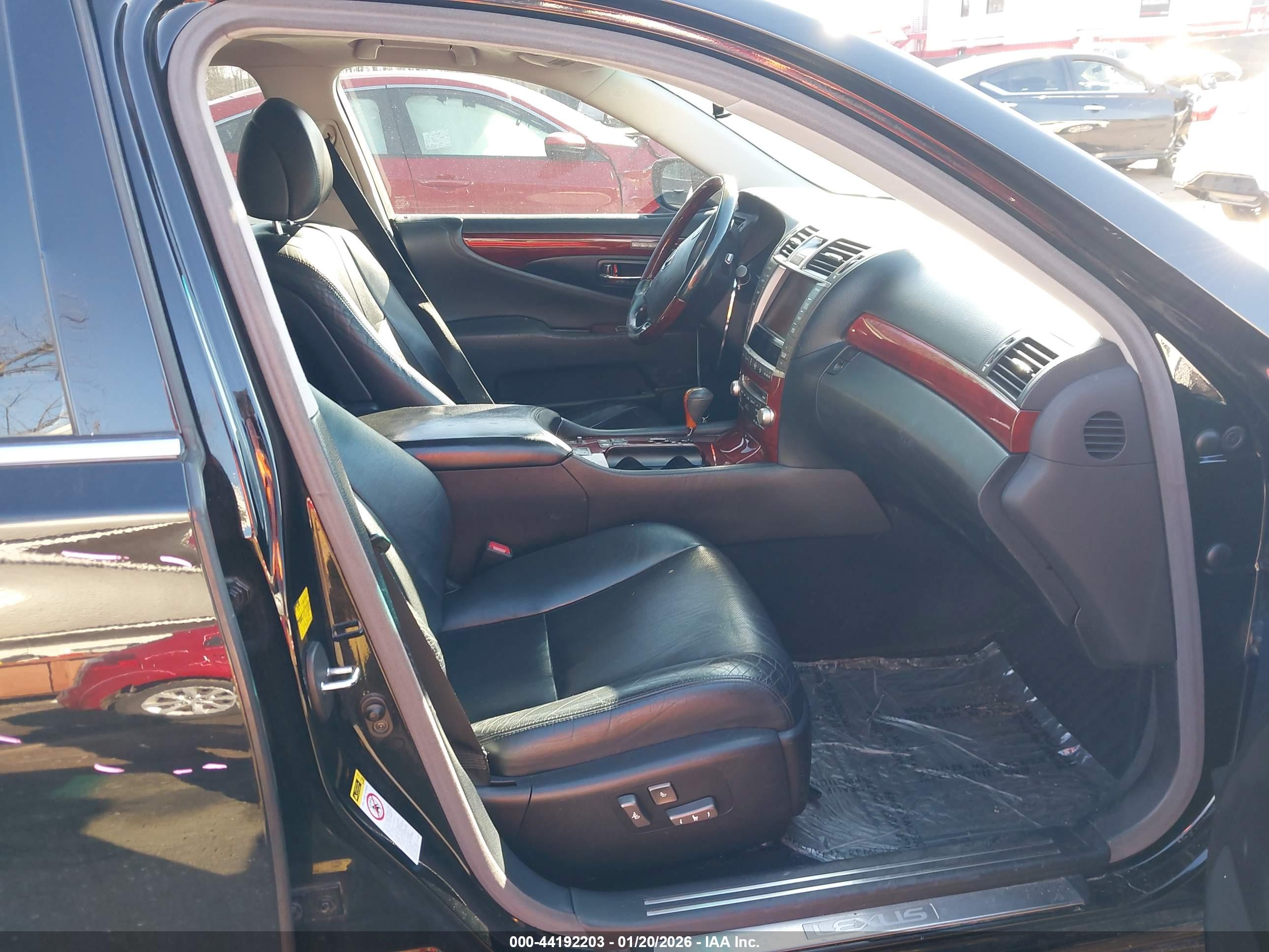 LEXUS LS image 5