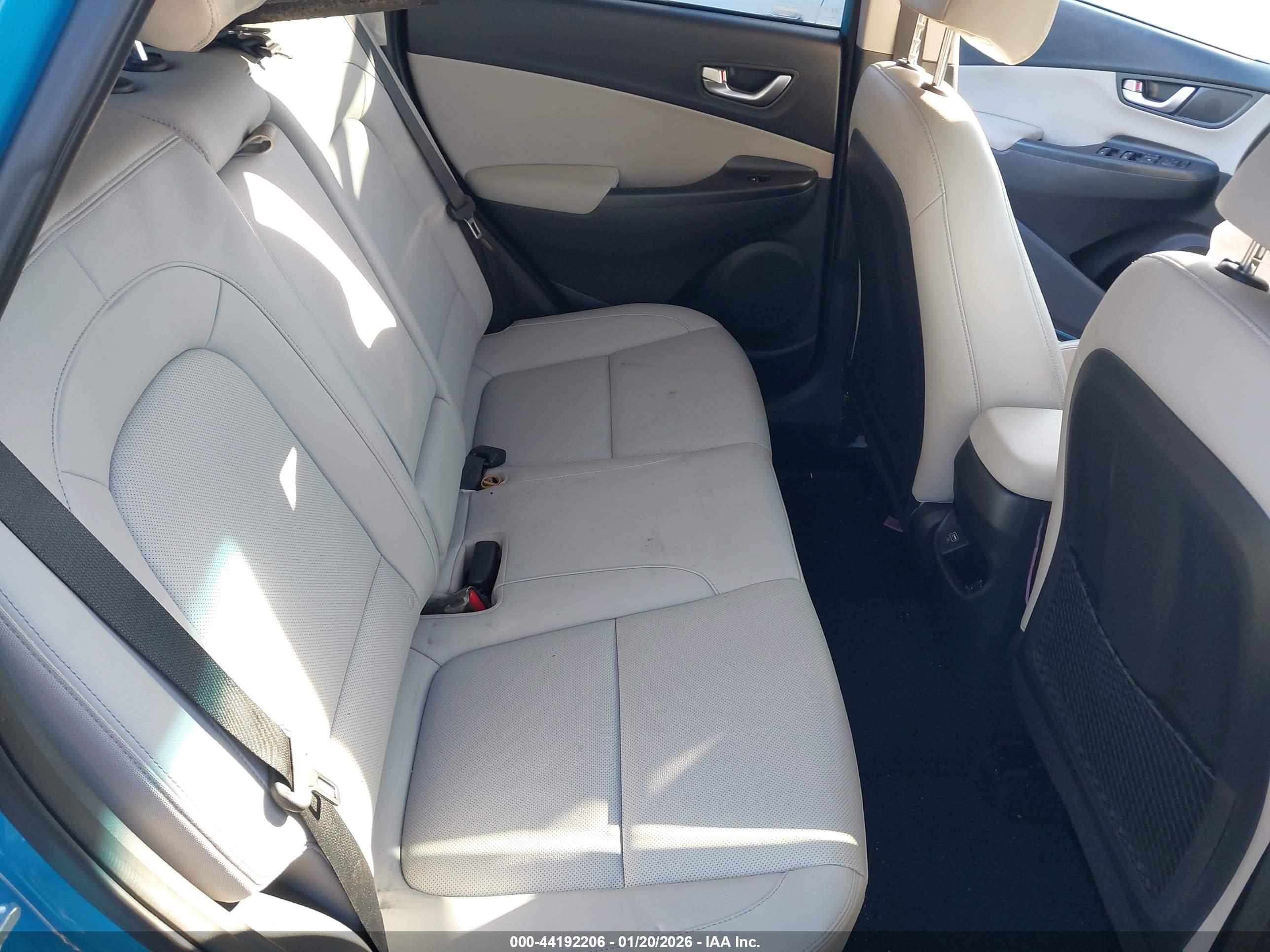 HYUNDAI KONA image 8