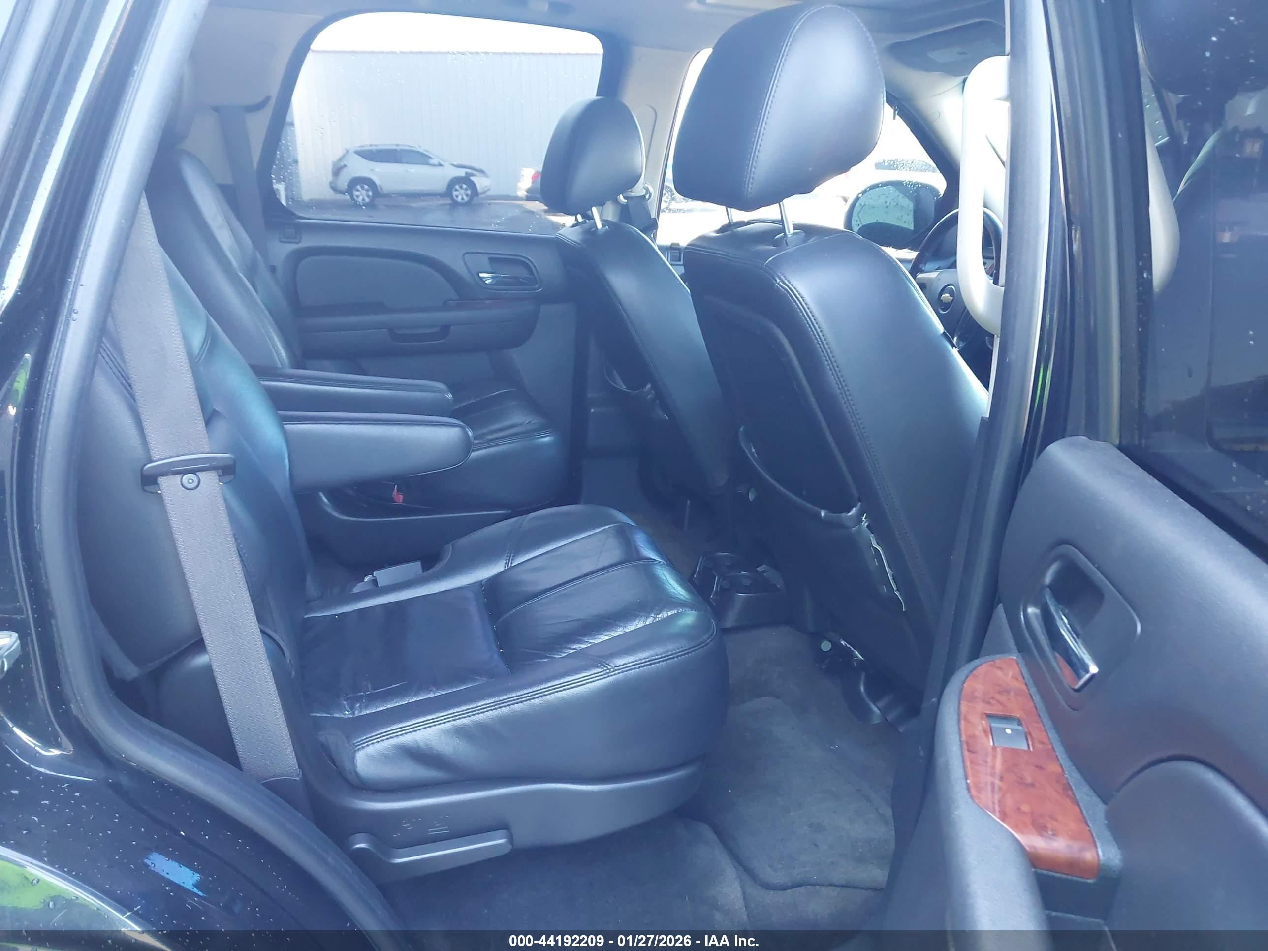 CHEVROLET TAHOE image 8