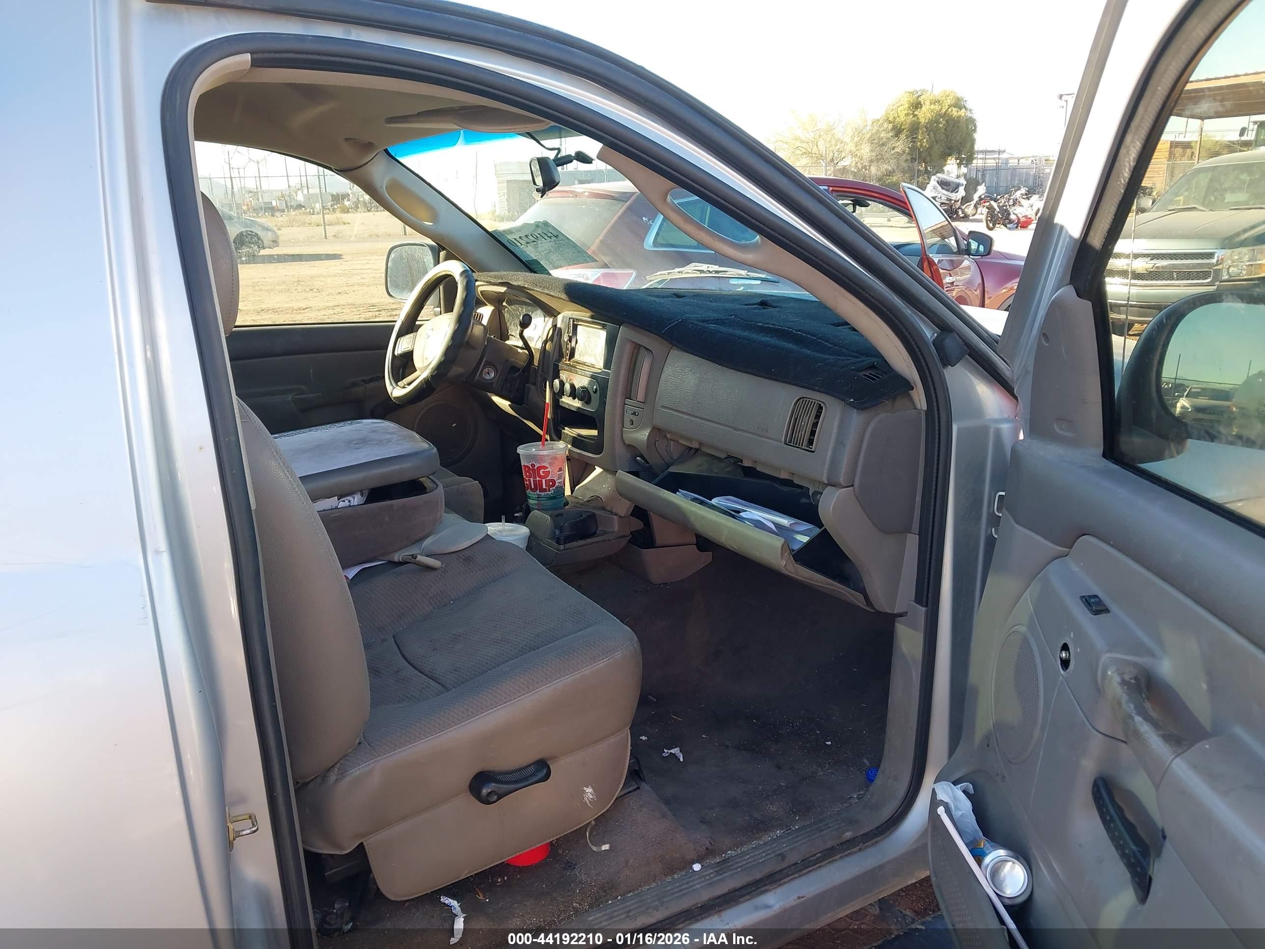 DODGE RAM image 5