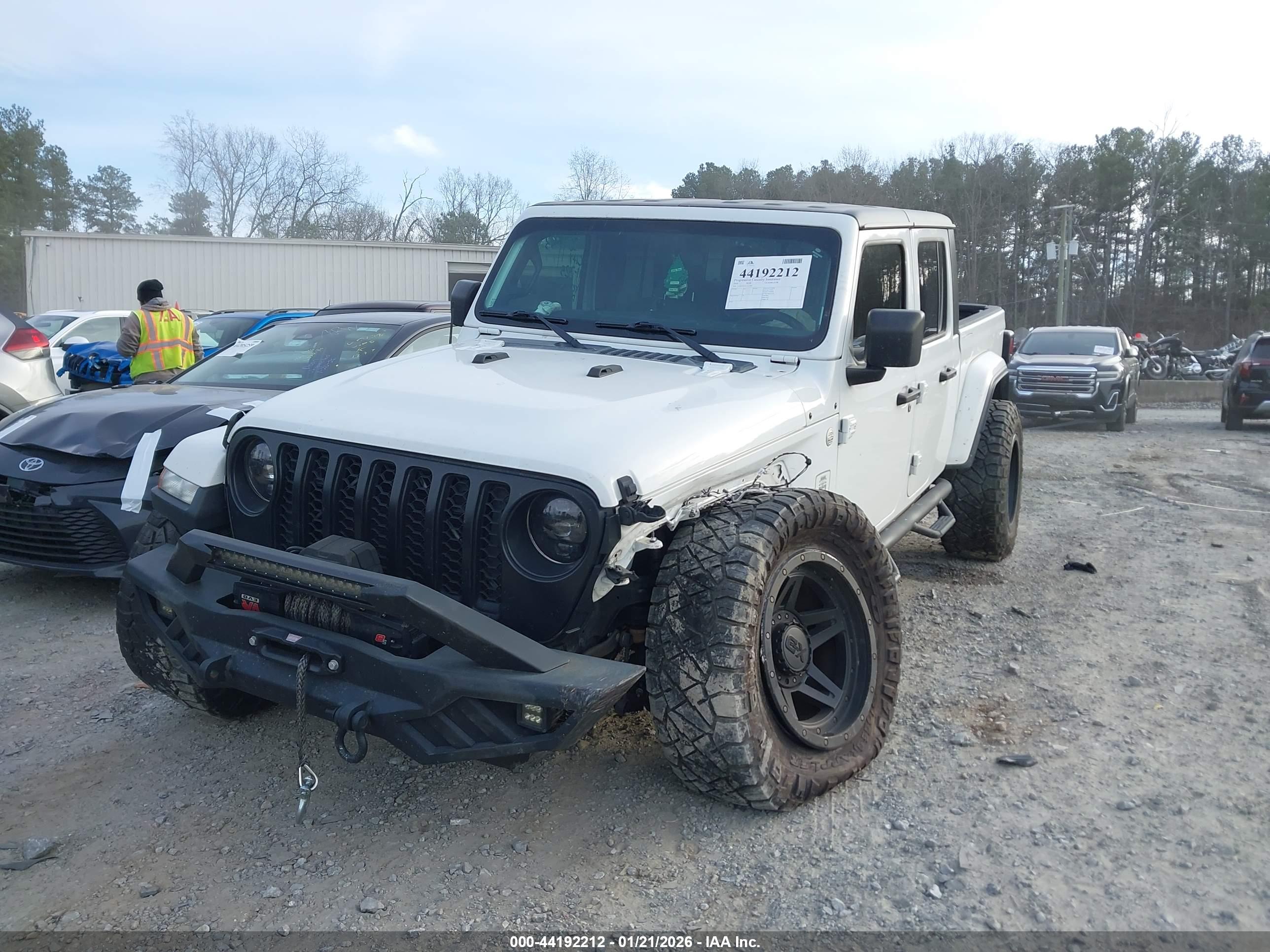 JEEP GLADIATOR image 2