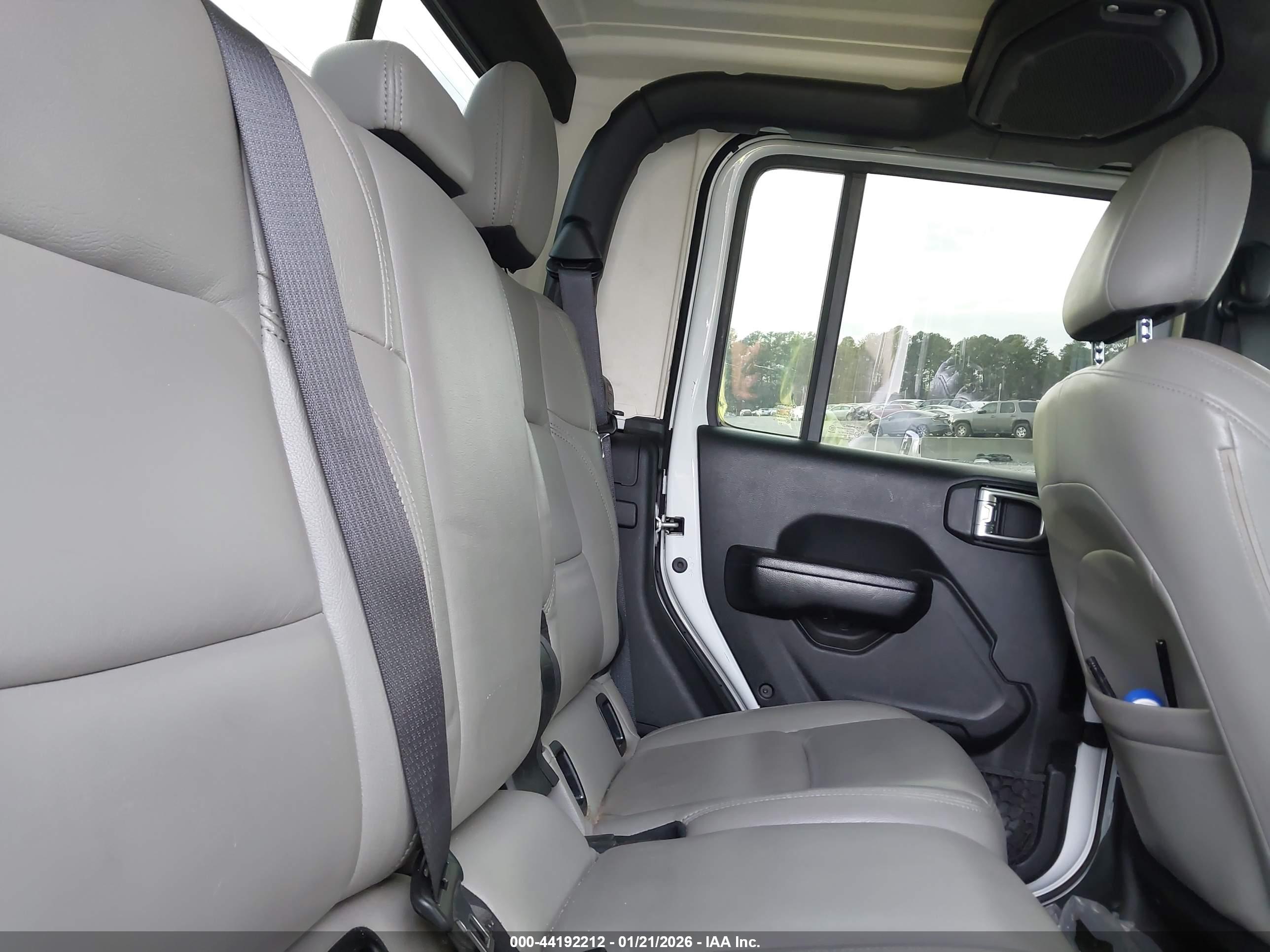 JEEP GLADIATOR image 8