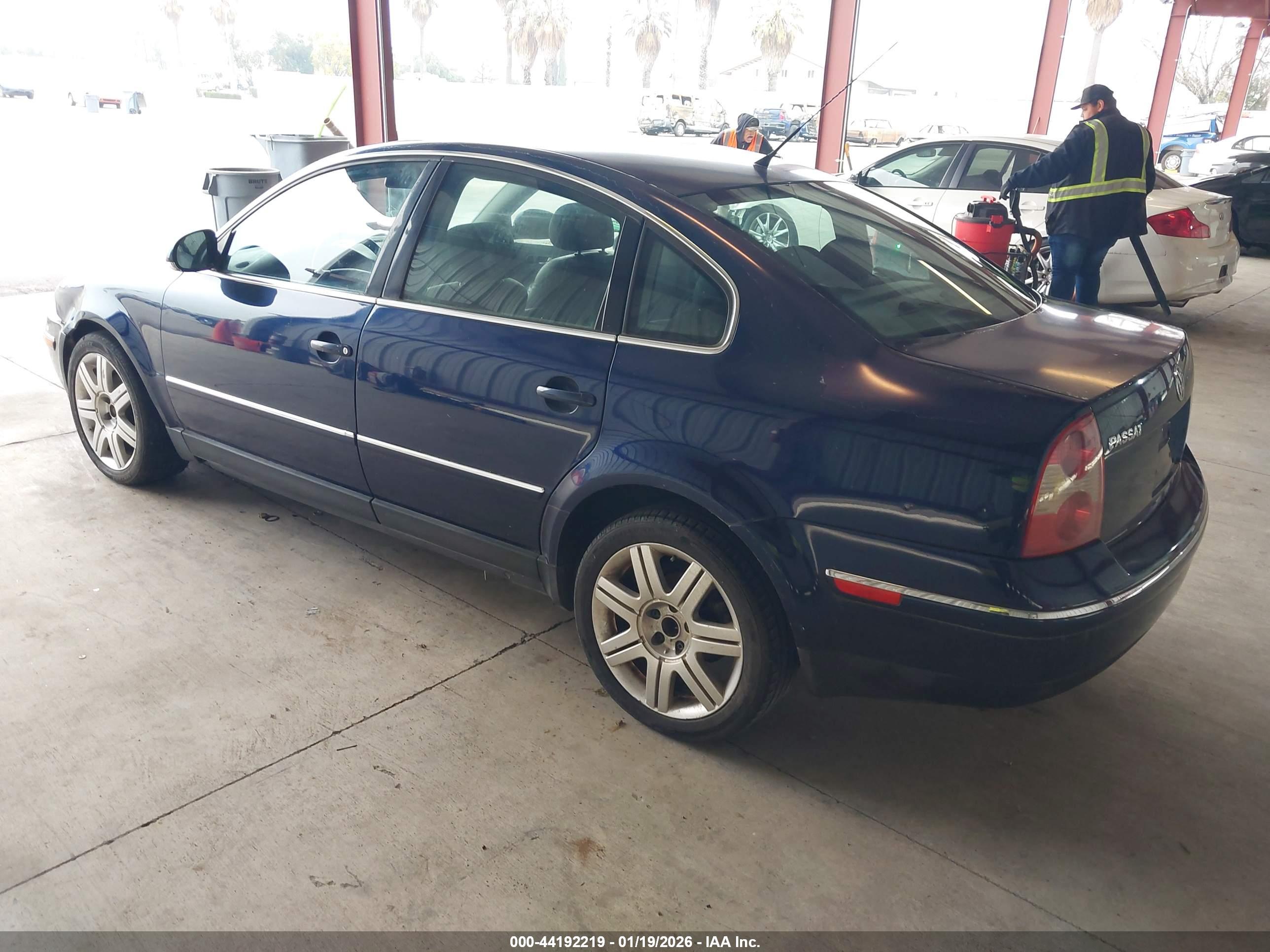 VOLKSWAGEN PASSAT image 3