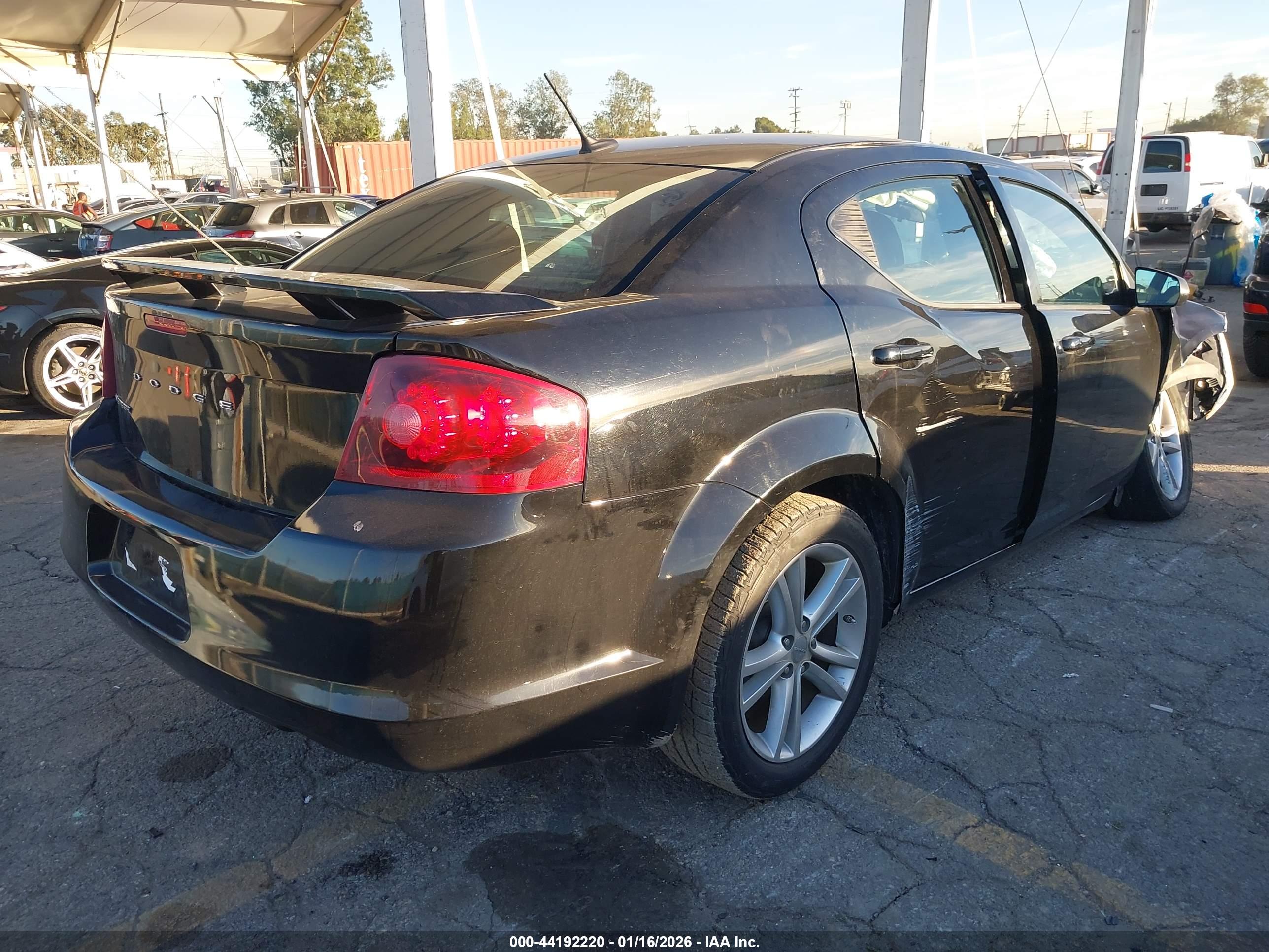 DODGE AVENGER image 4