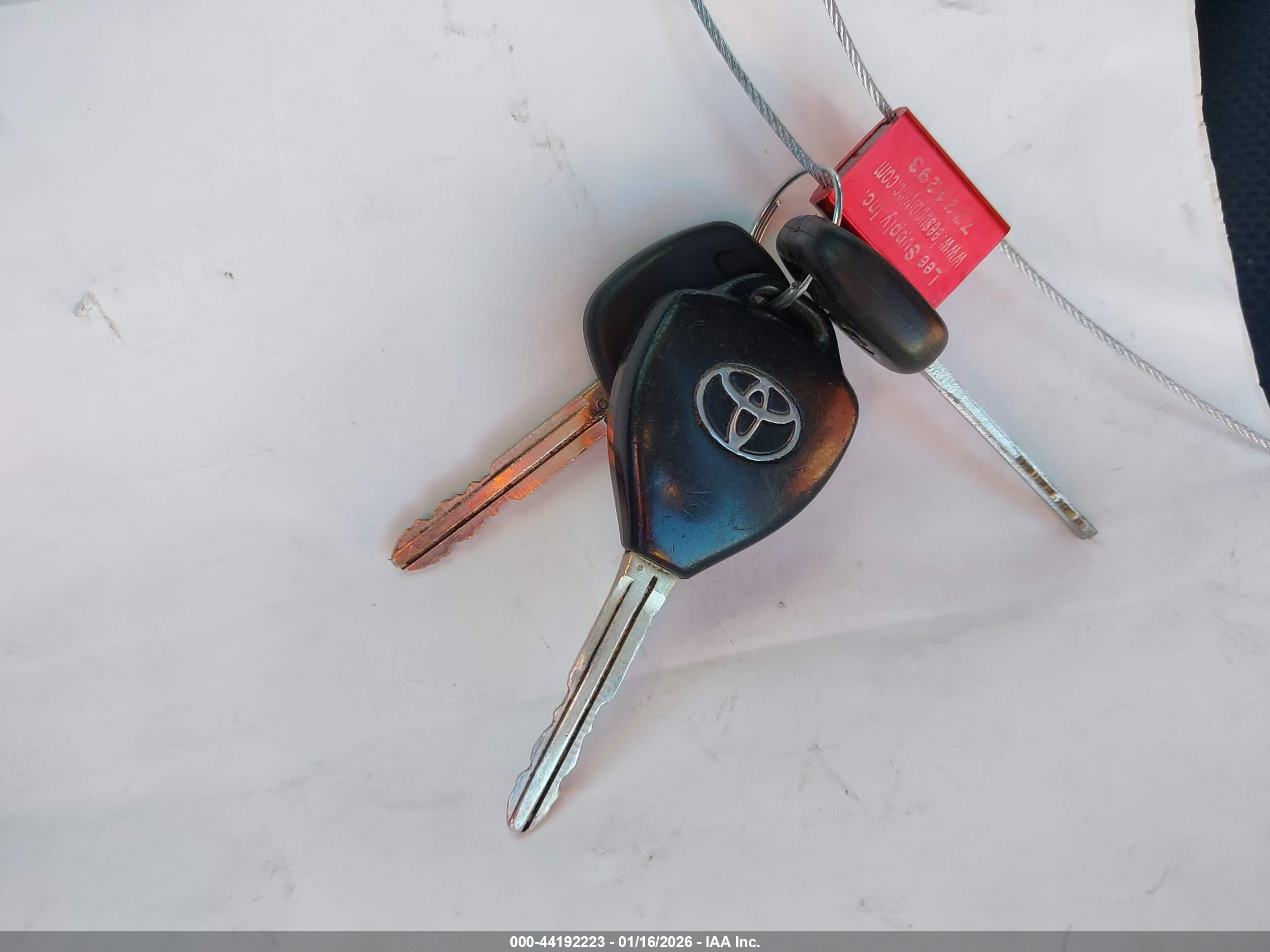 TOYOTA YARIS image 11