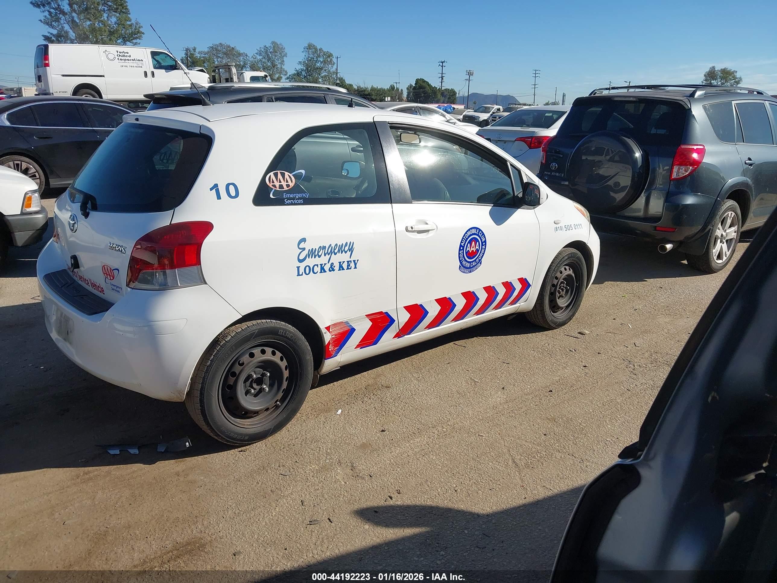 TOYOTA YARIS image 4