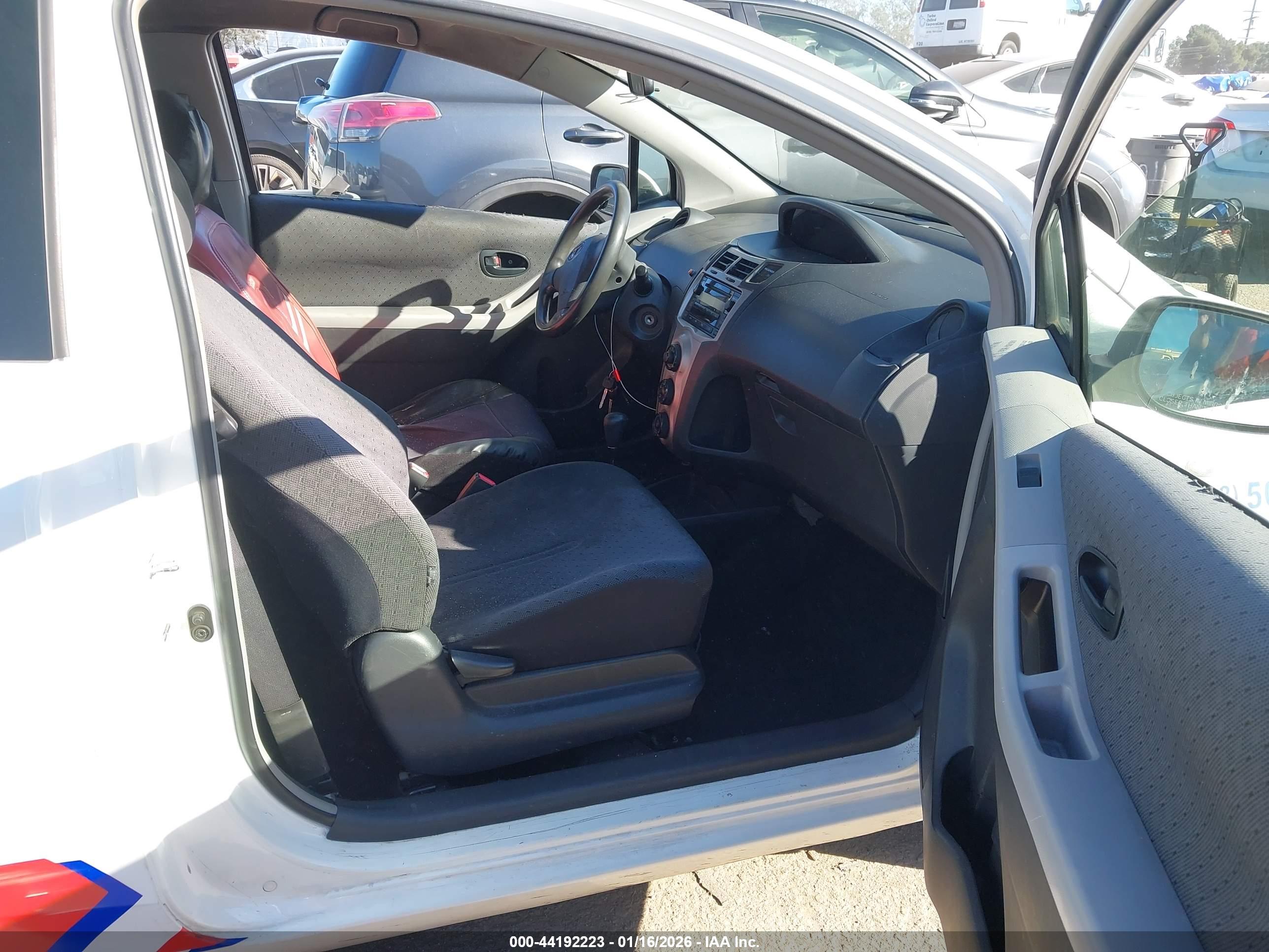 TOYOTA YARIS image 5