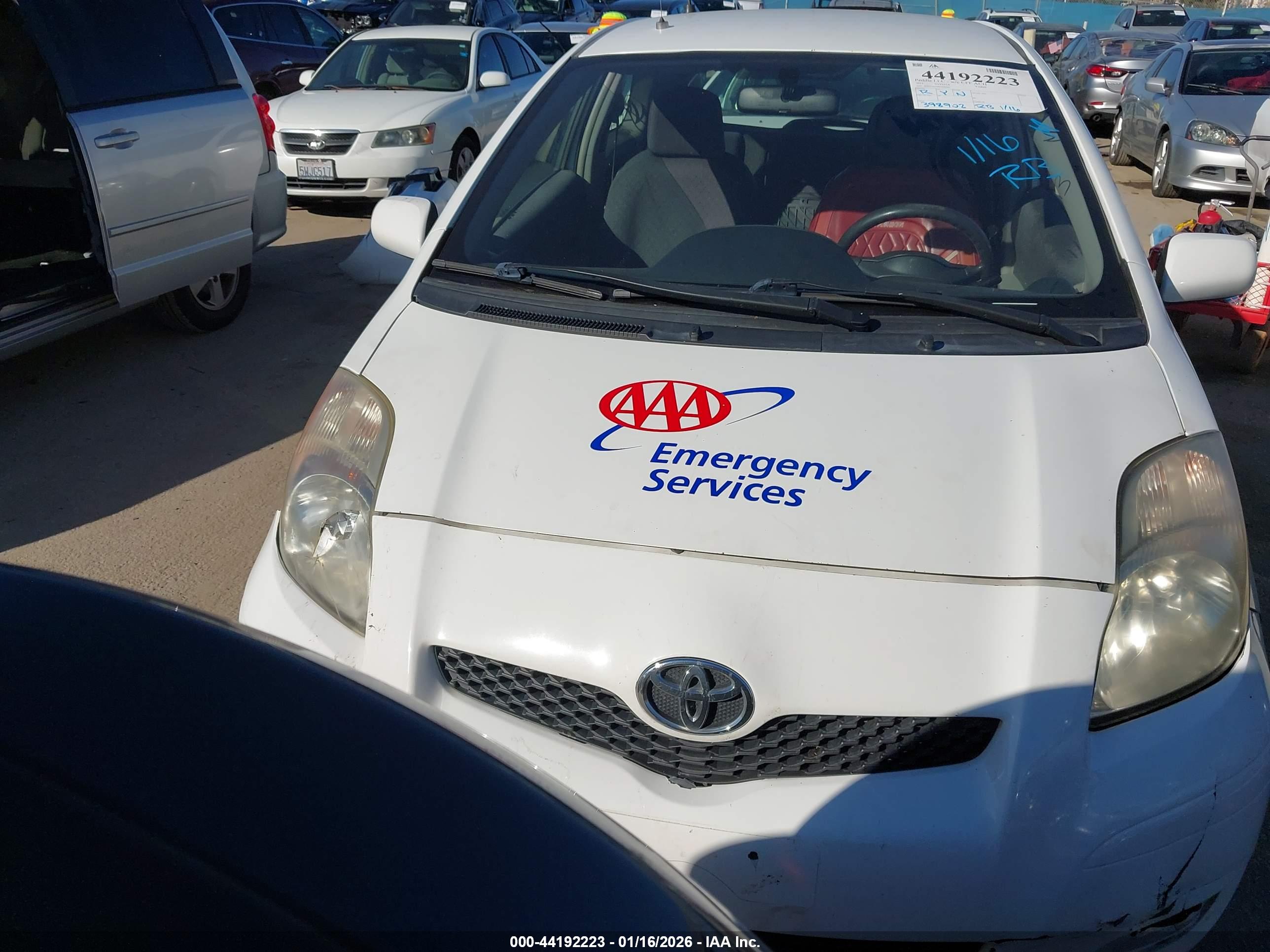 TOYOTA YARIS image 6