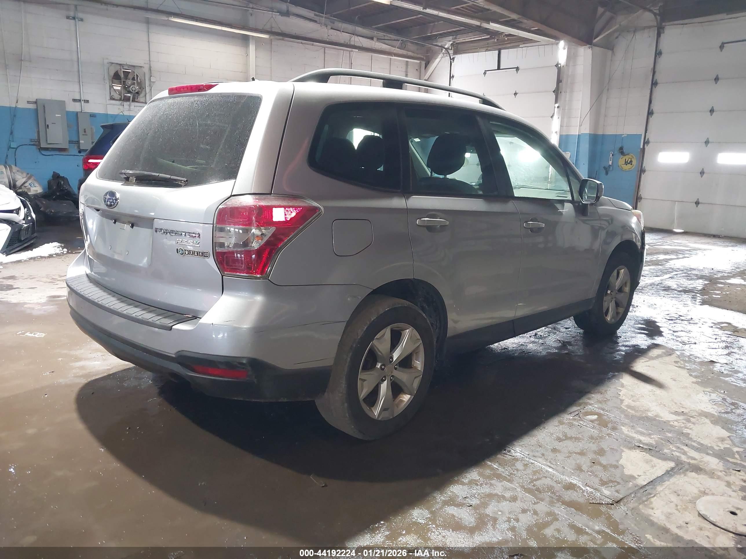 SUBARU FORESTER image 4