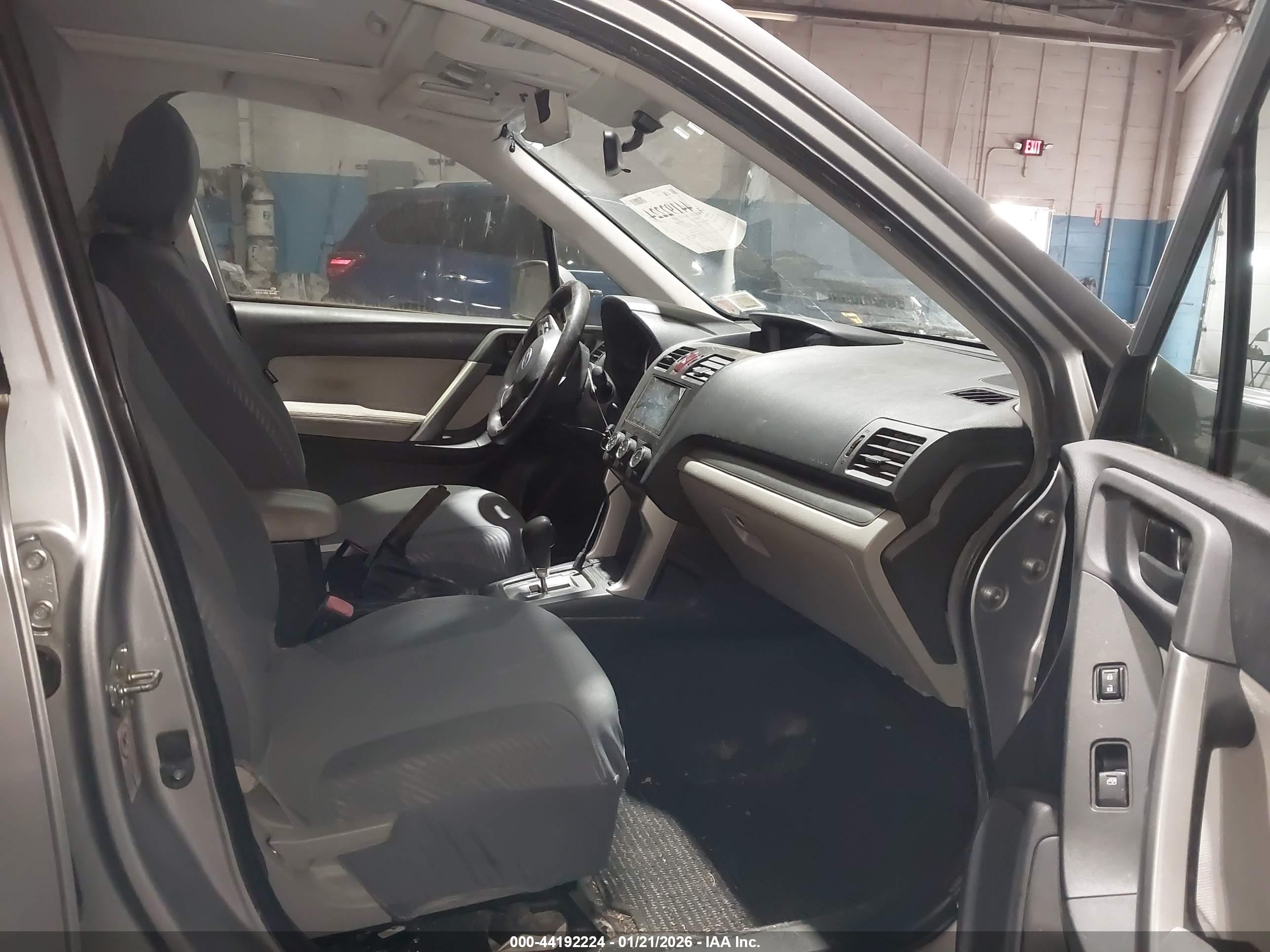 SUBARU FORESTER image 5