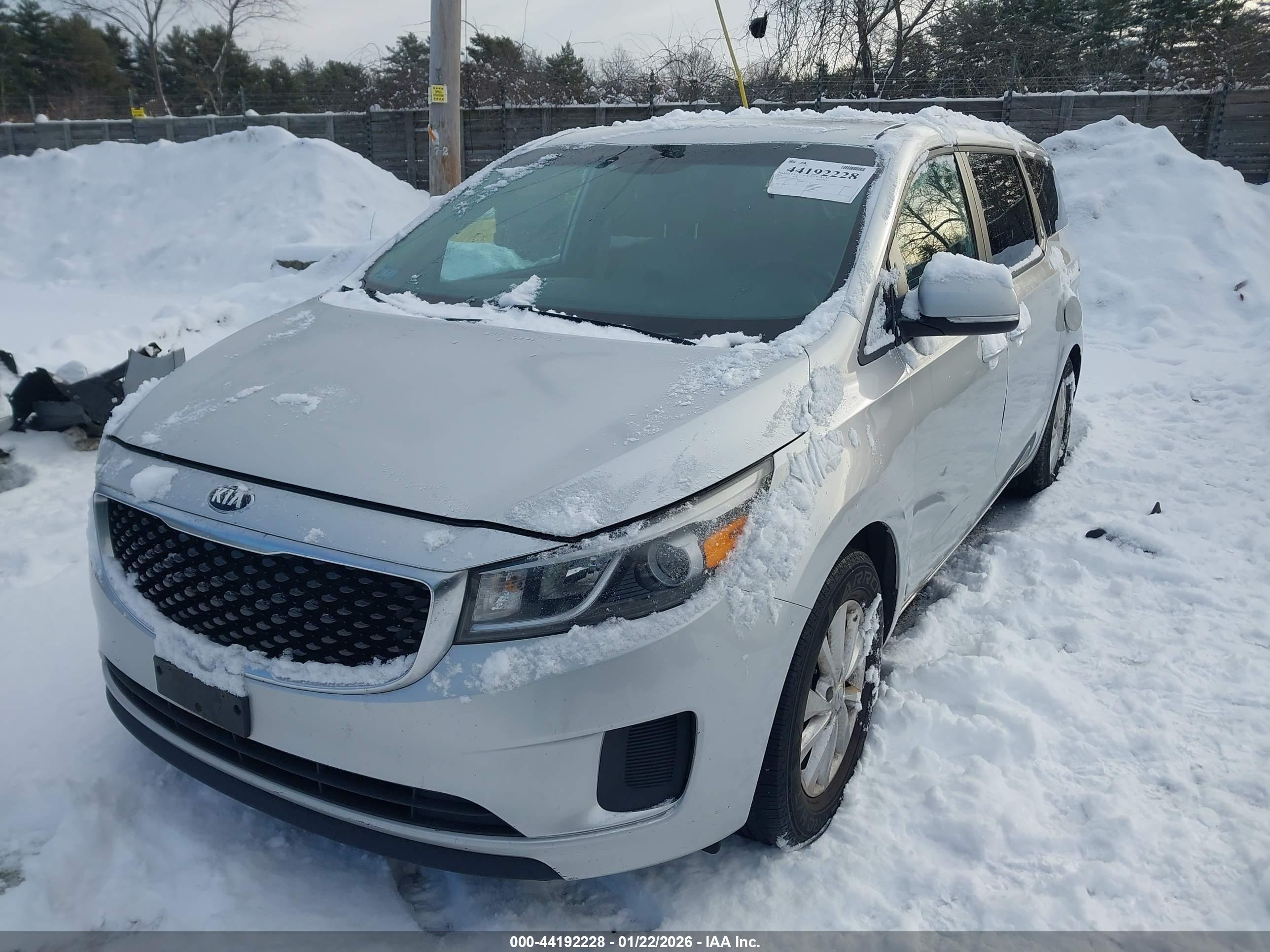 KIA SEDONA image 2