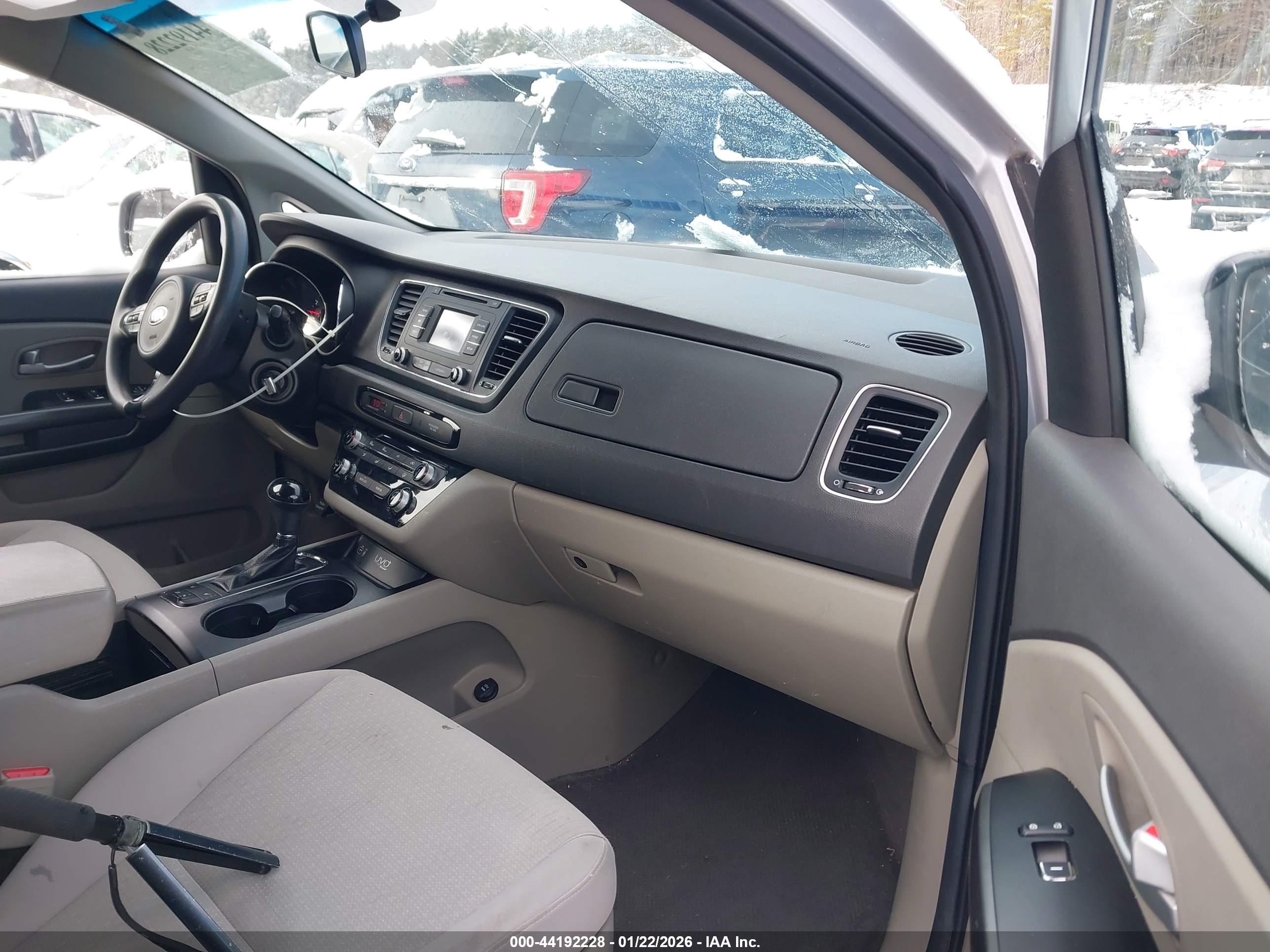 KIA SEDONA image 5