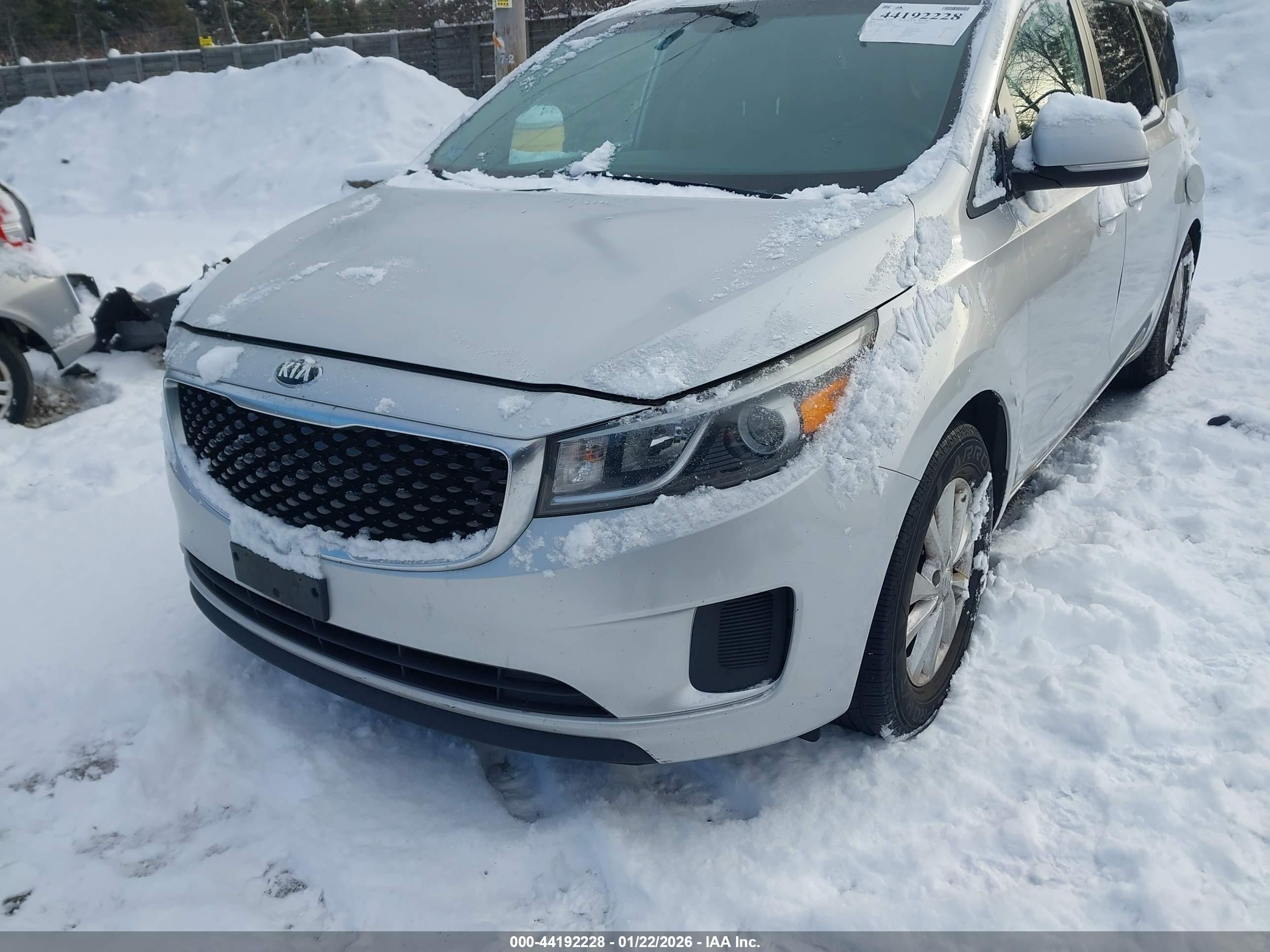 KIA SEDONA image 6