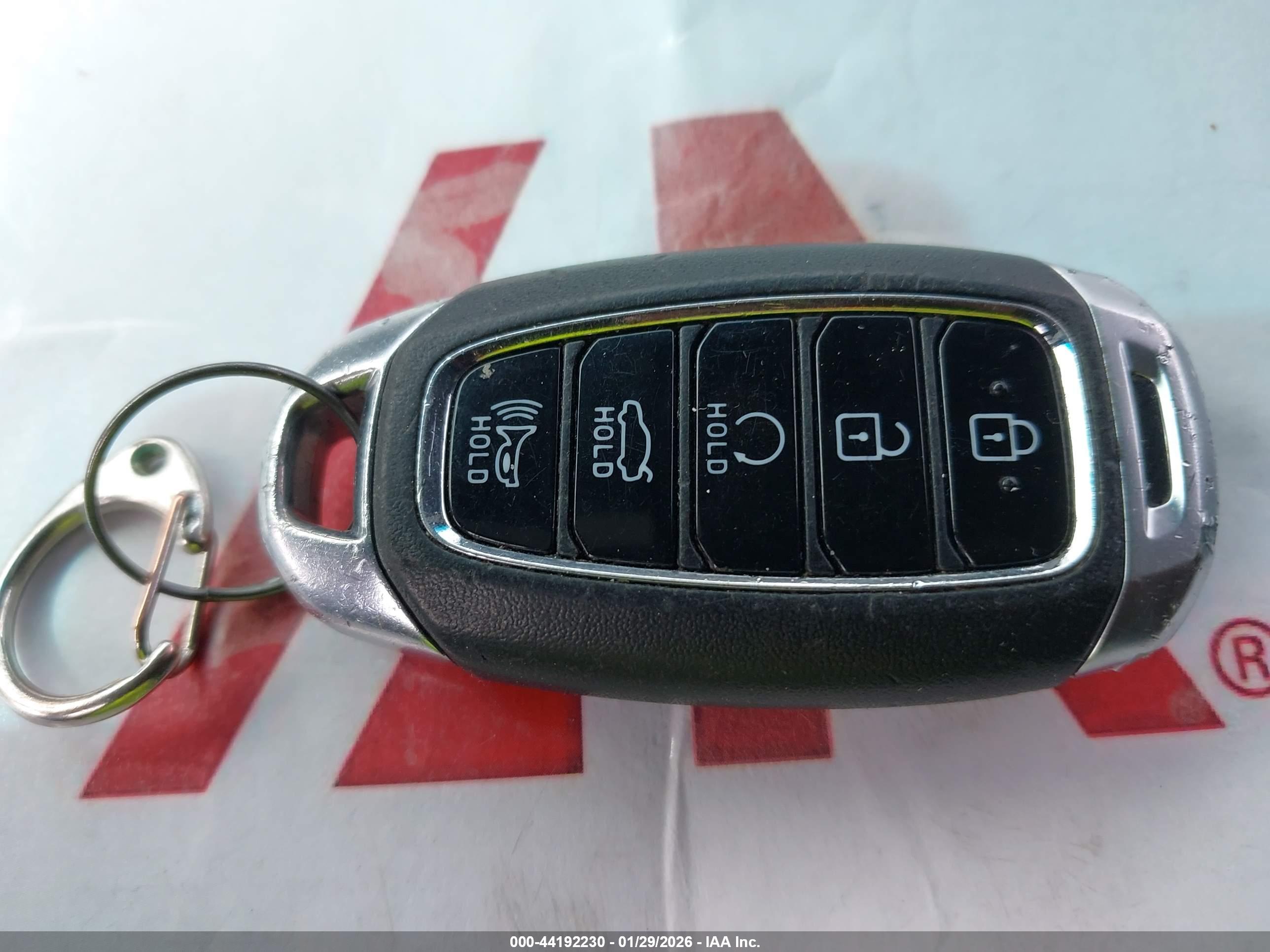 HYUNDAI ELANTRA image 11