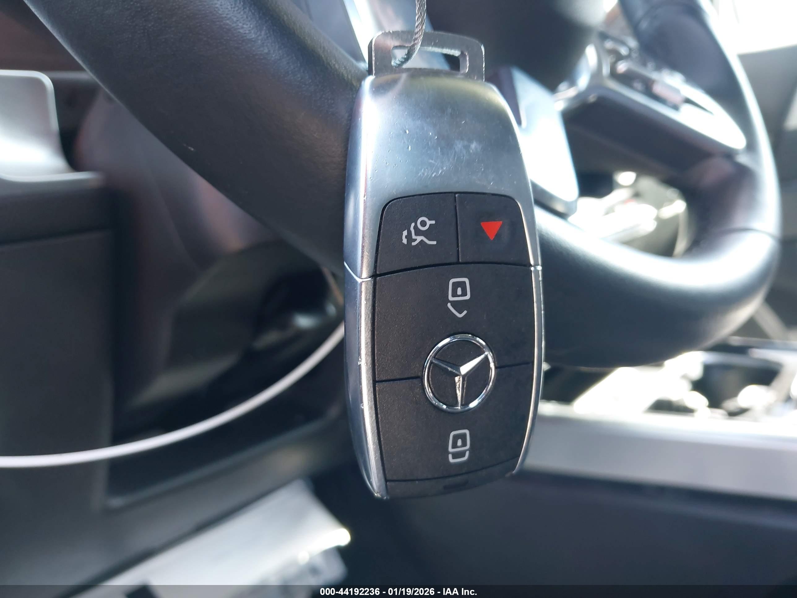 MERCEDES-BENZ EQB image 11