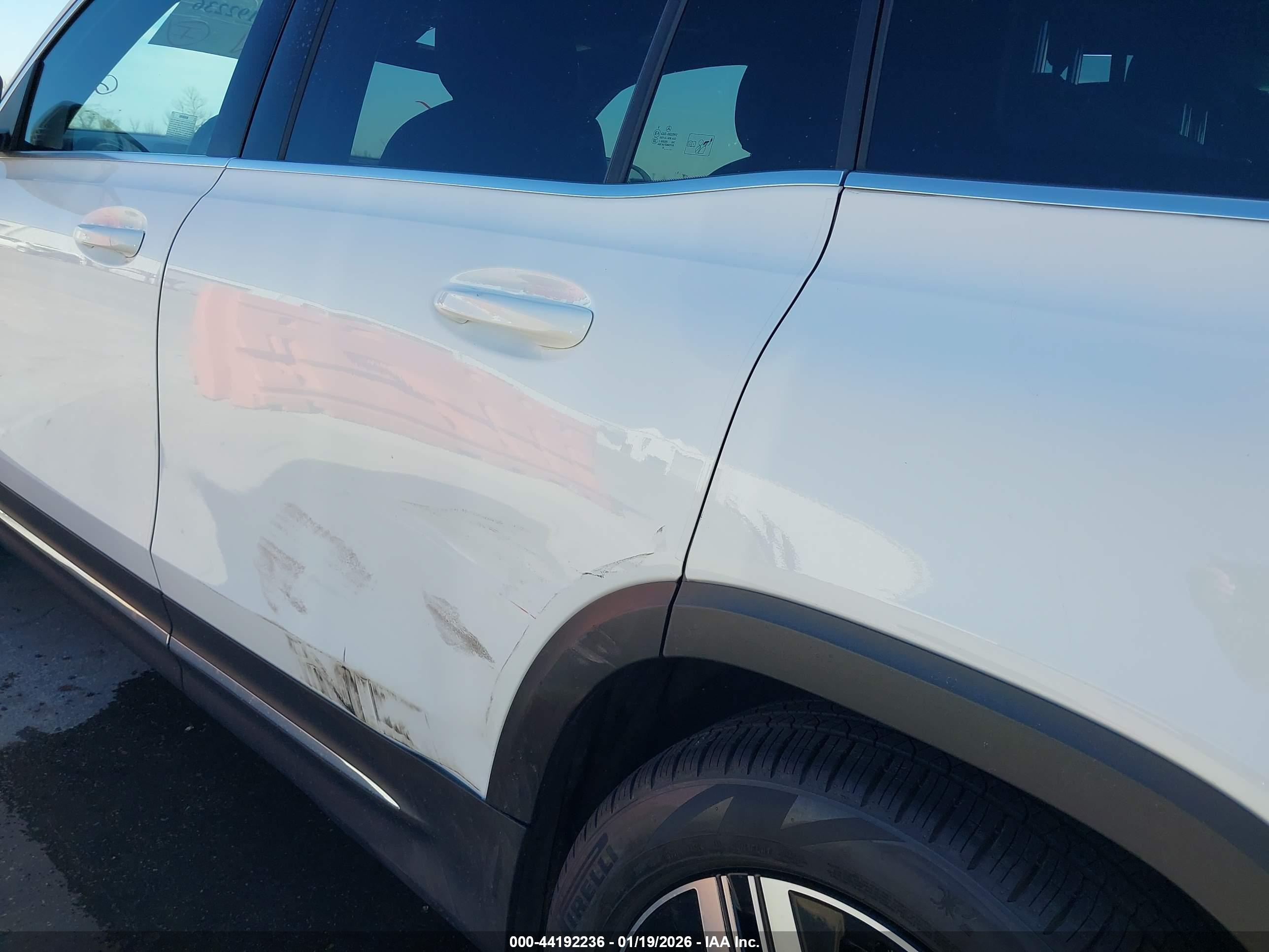 MERCEDES-BENZ EQB image 6