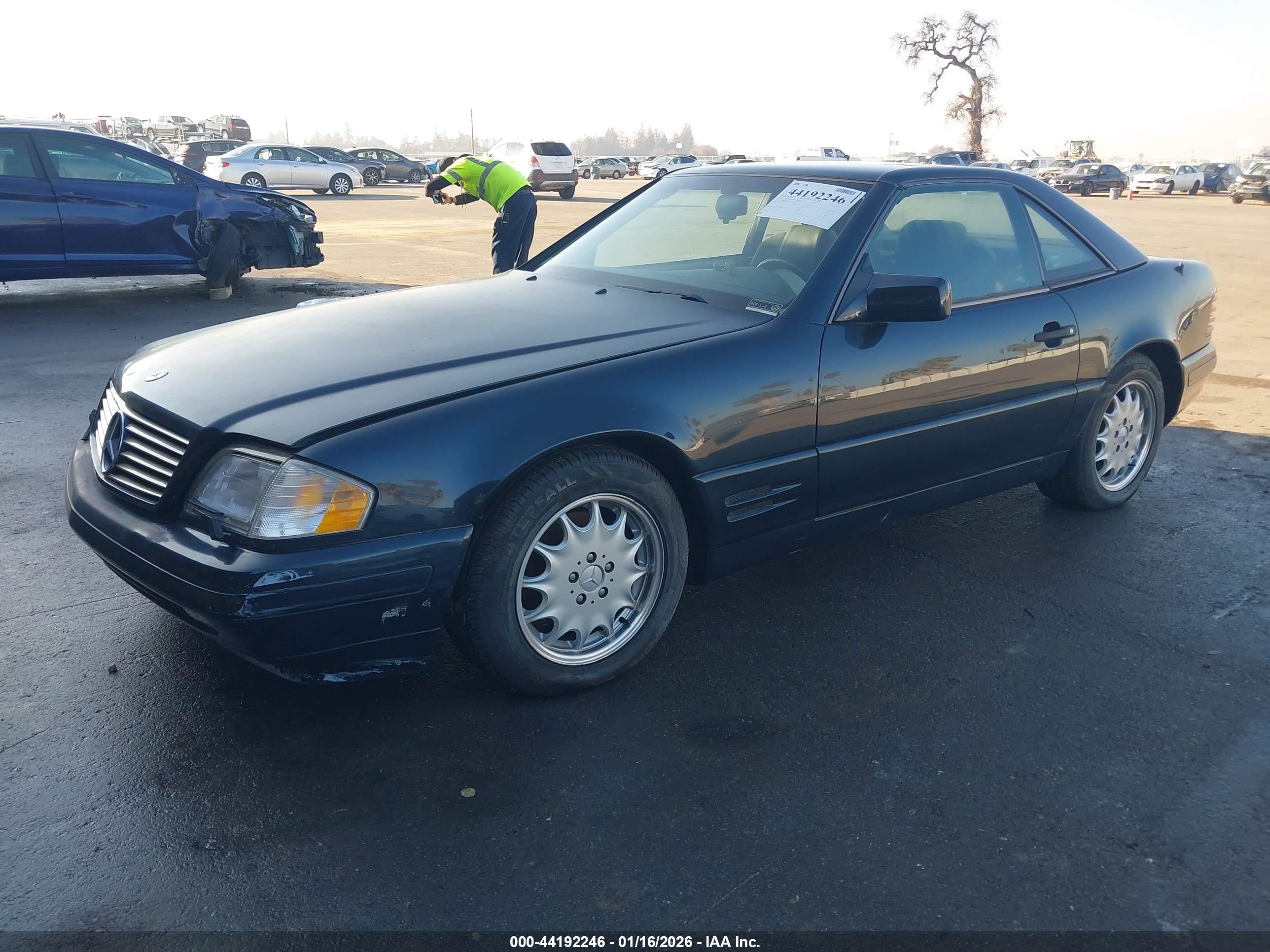 MERCEDES-BENZ SL image 2