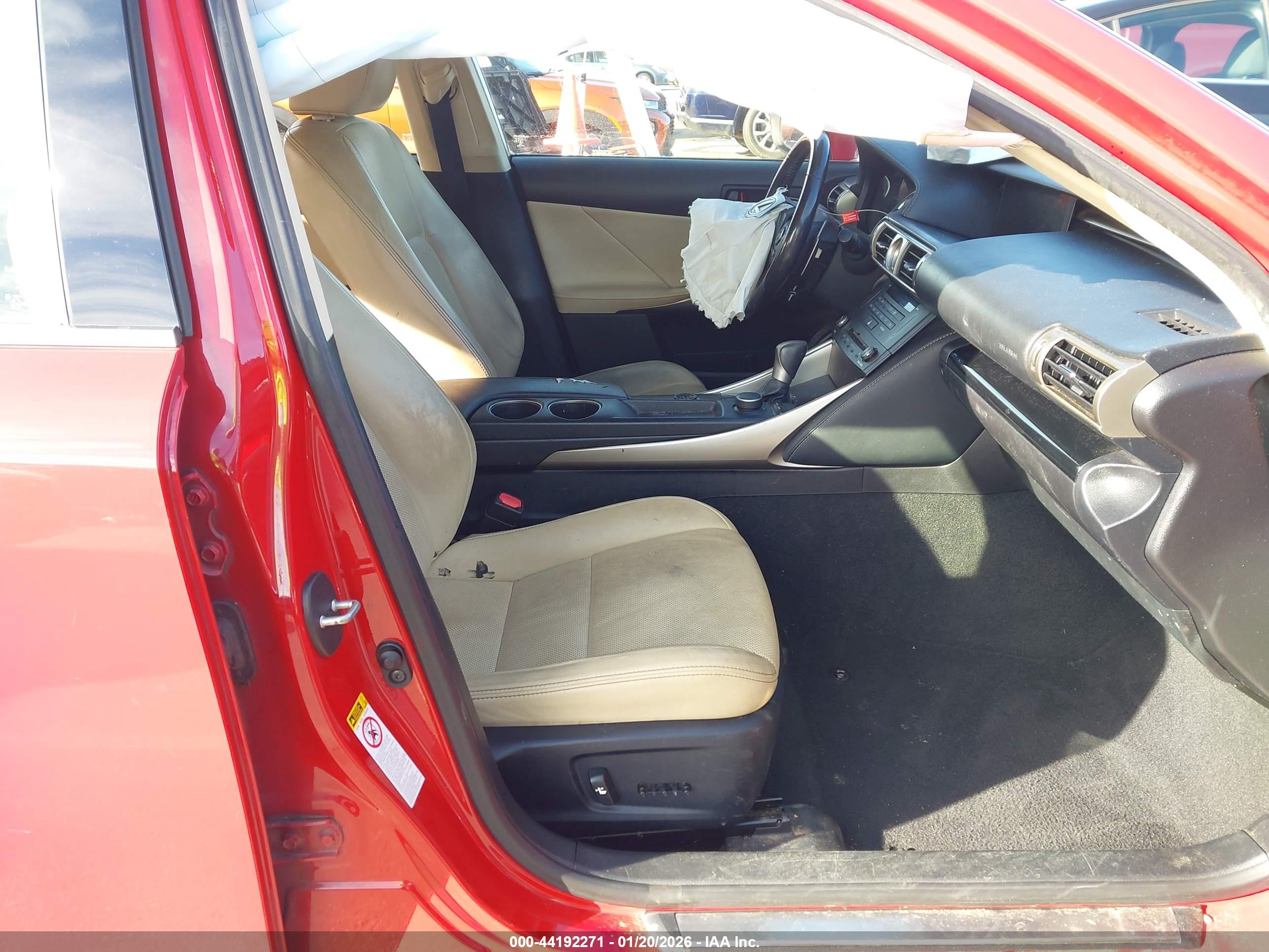 LEXUS IS image 5