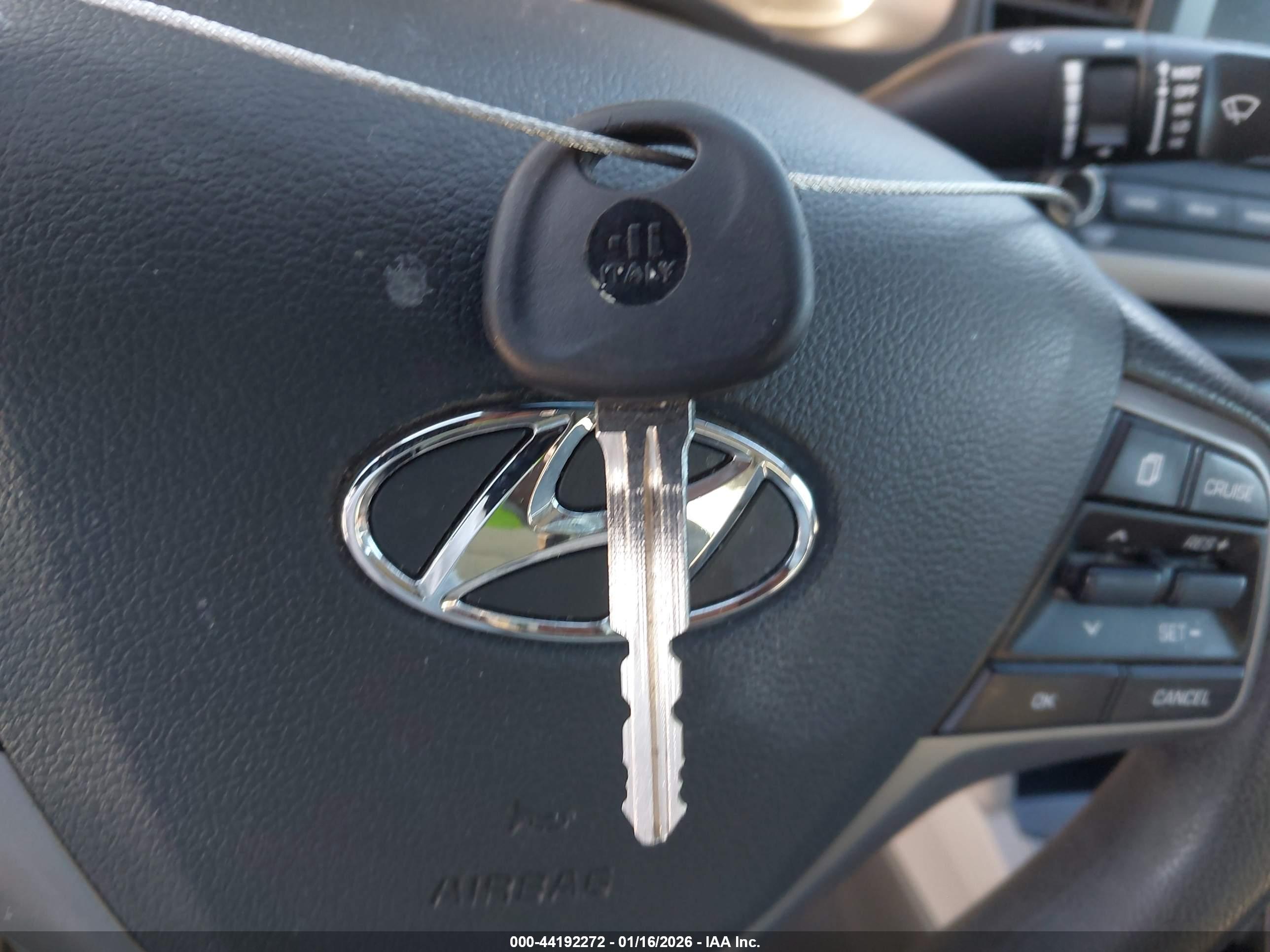 HYUNDAI ELANTRA image 11