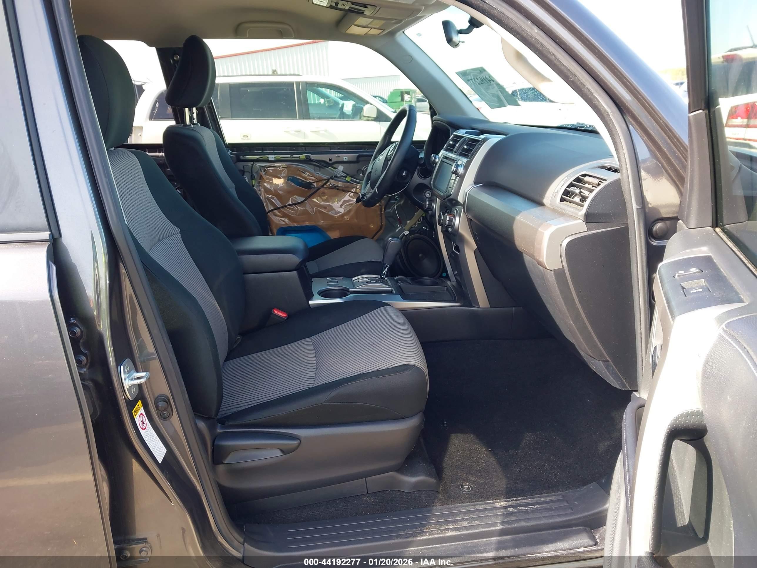 TOYOTA 4RUNNER image 5