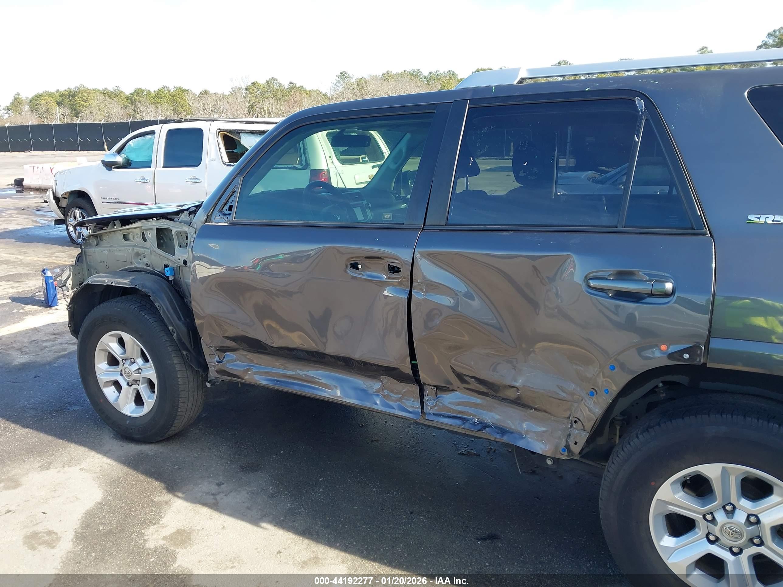 TOYOTA 4RUNNER image 6