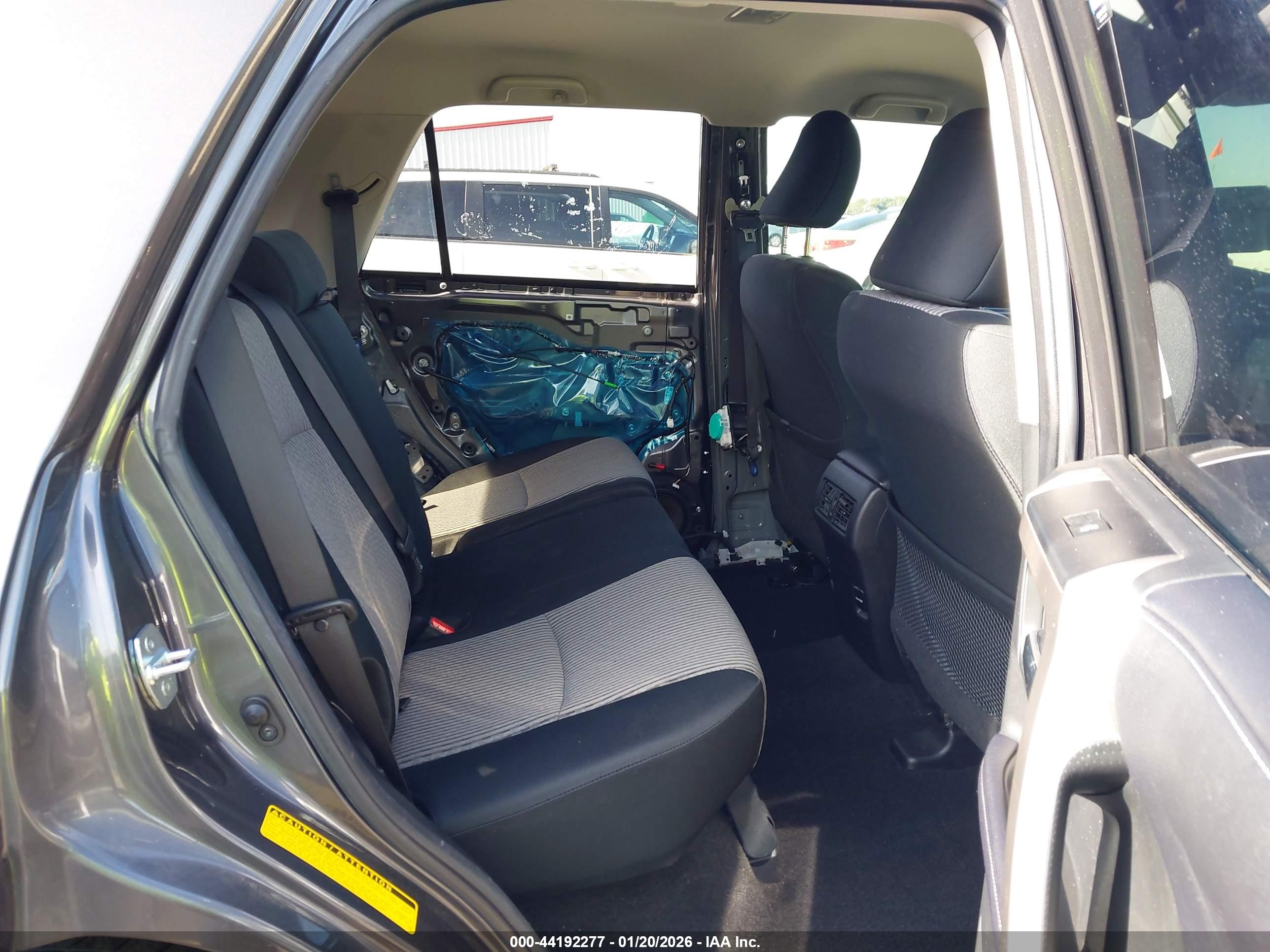 TOYOTA 4RUNNER image 8