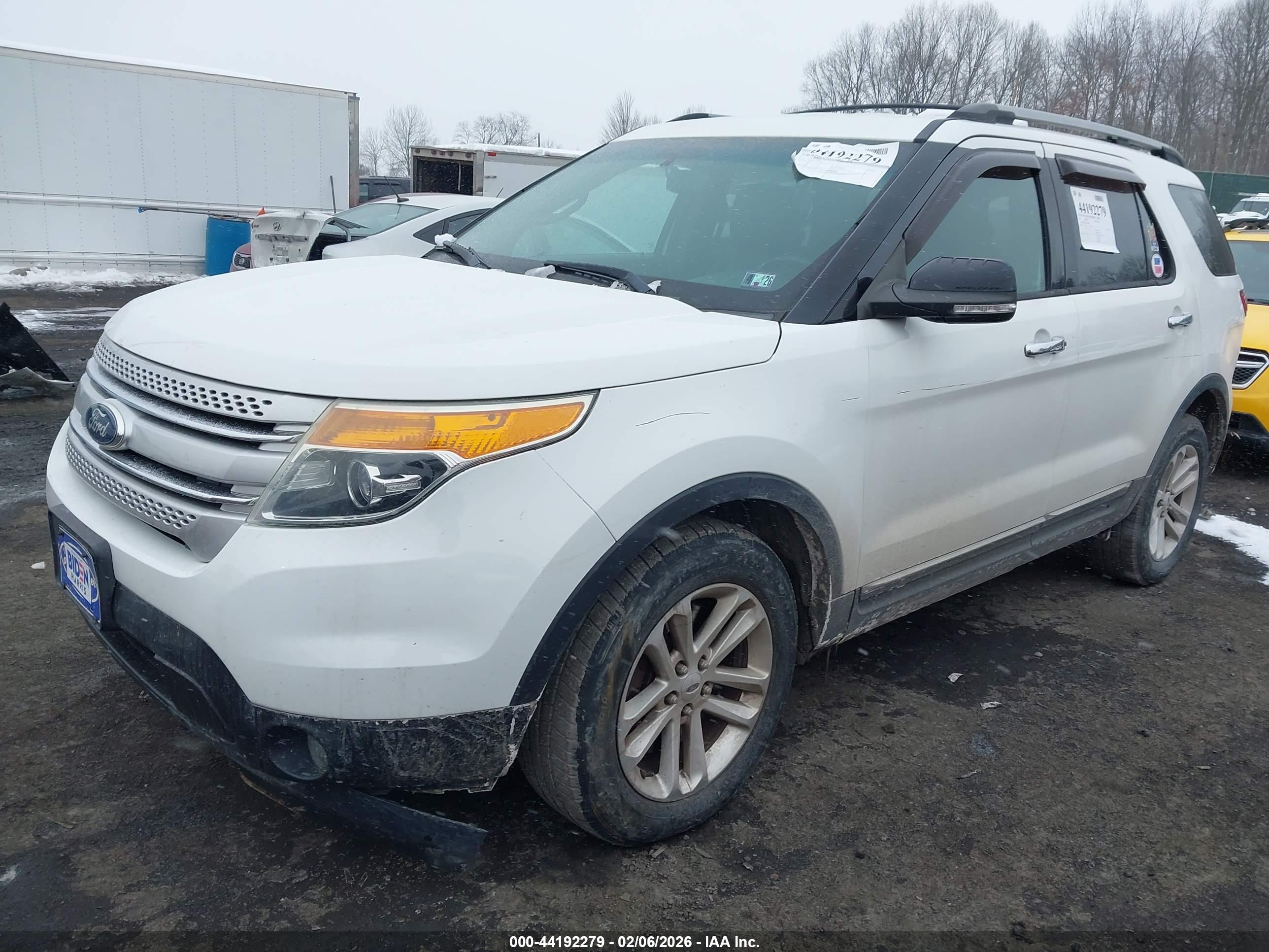 FORD EXPLORER image 2