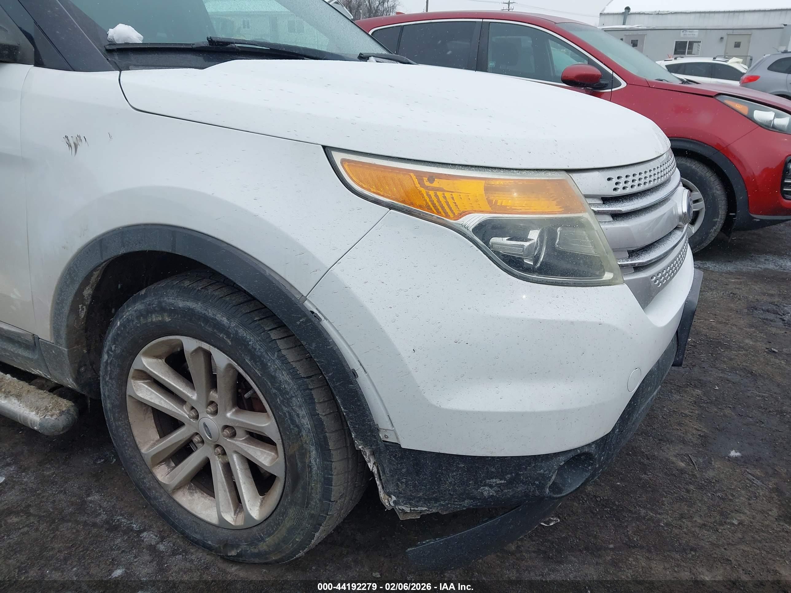 FORD EXPLORER image 6
