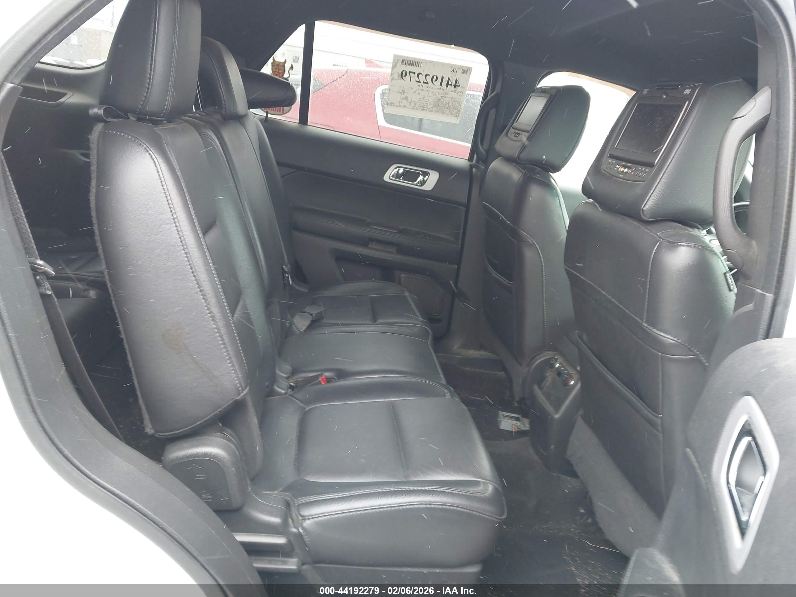 FORD EXPLORER image 8