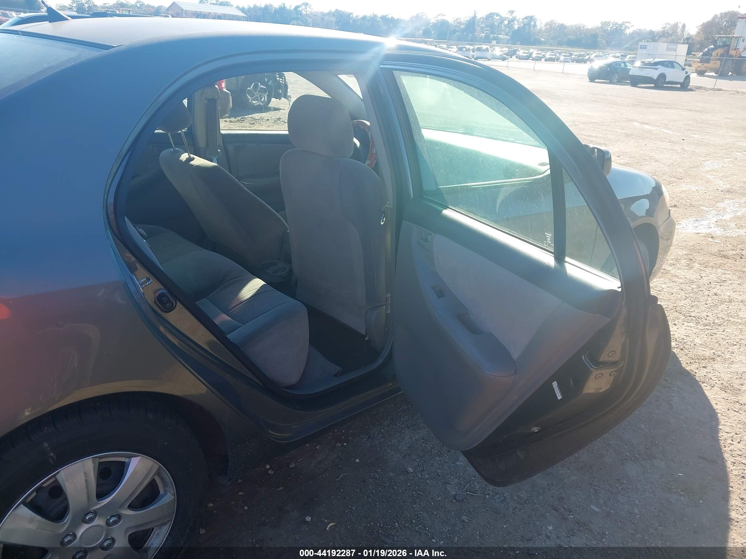 TOYOTA COROLLA image 8